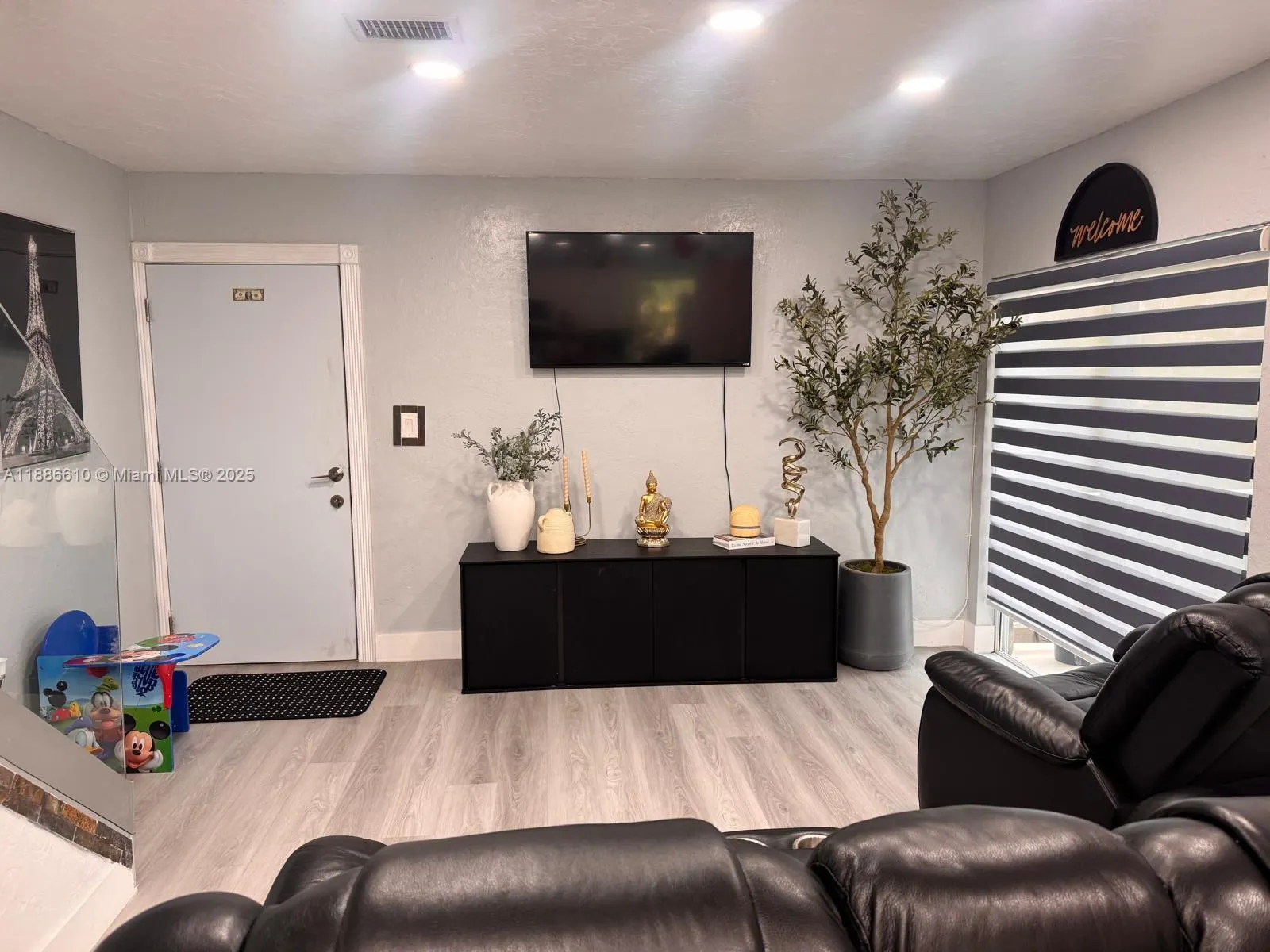 1560 W 46th St, #236