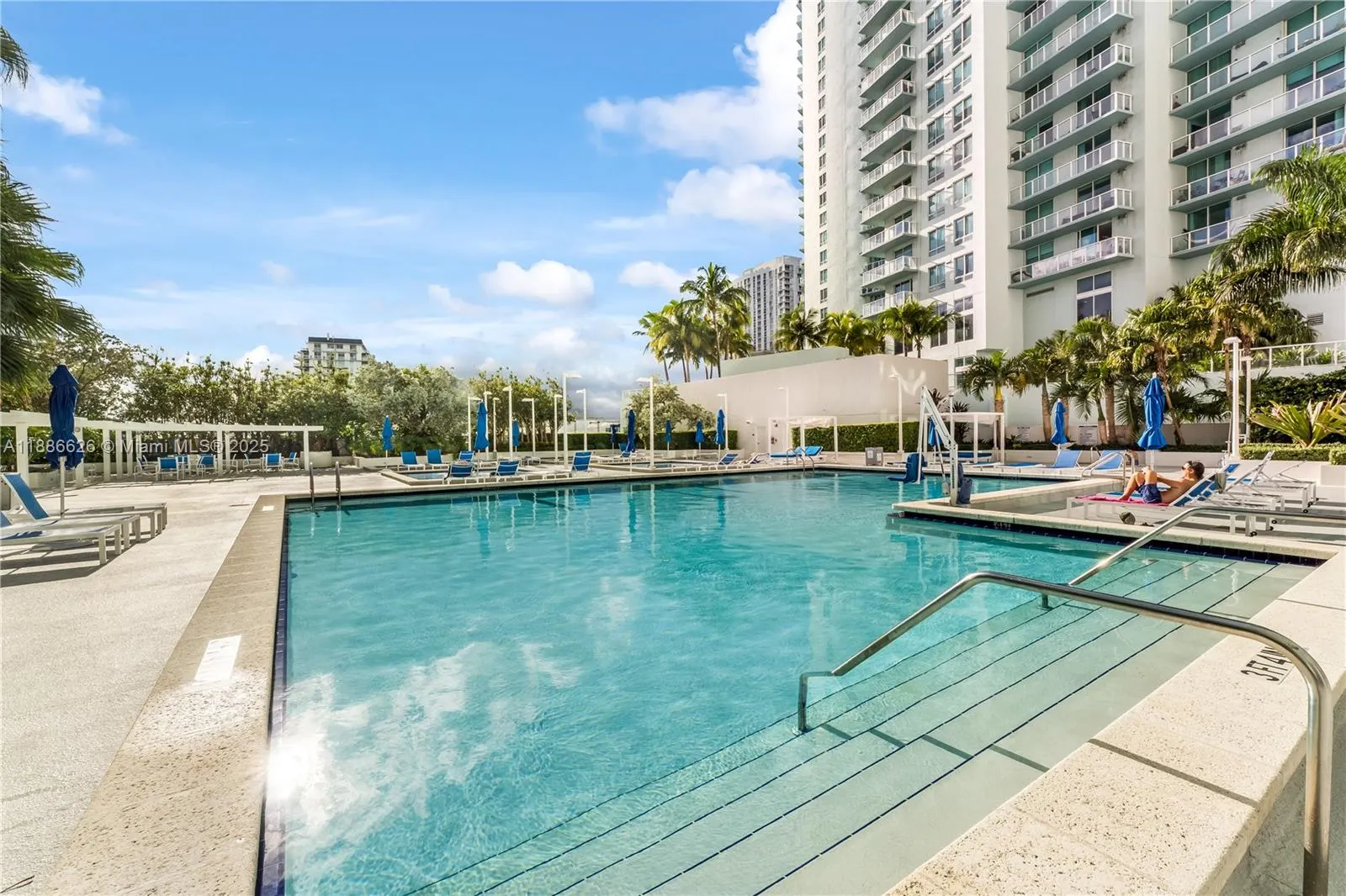 1800 N Bayshore Dr, #4006