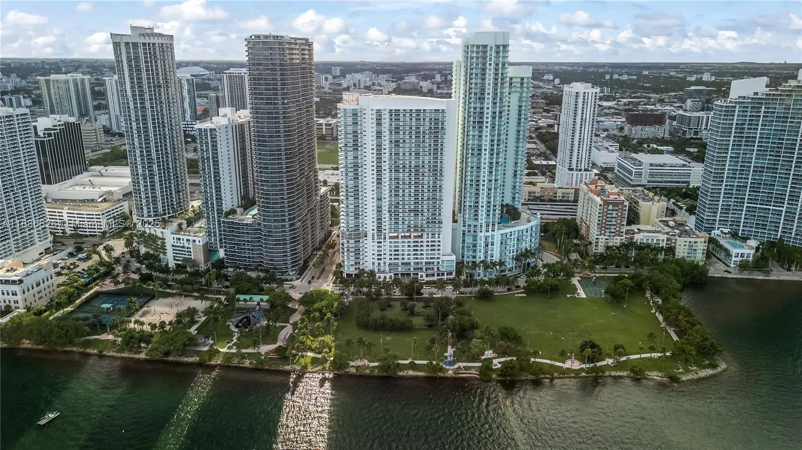 1800 N Bayshore Dr, #4006