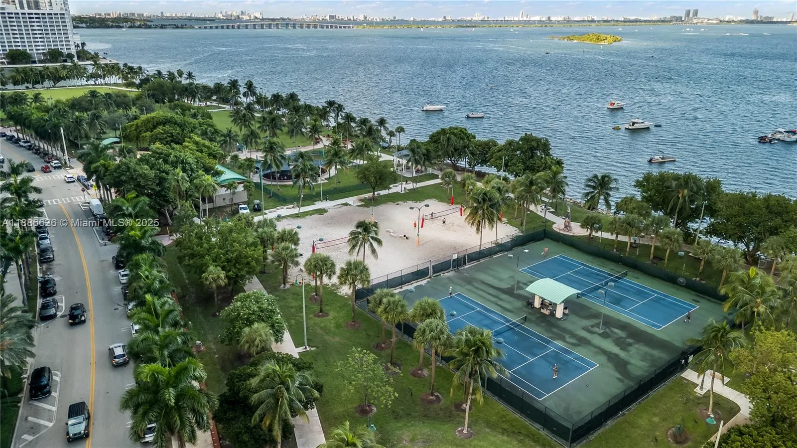 1800 N Bayshore Dr, #4006