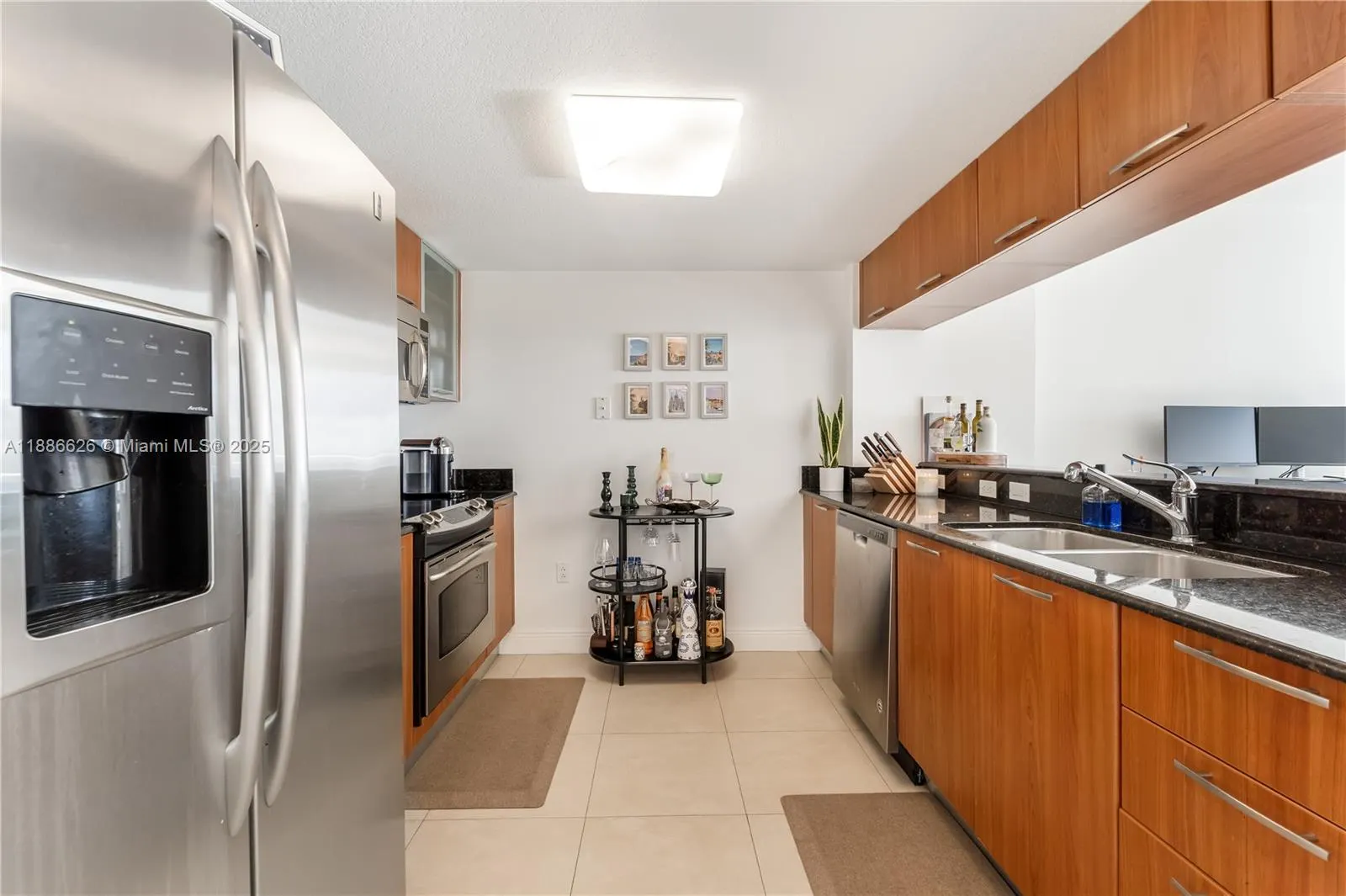 1800 N Bayshore Dr, #4006