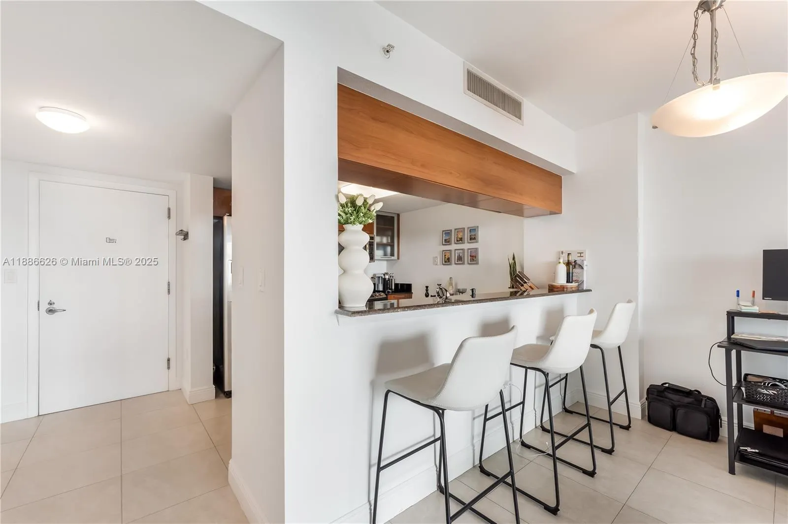 1800 N Bayshore Dr, #4006