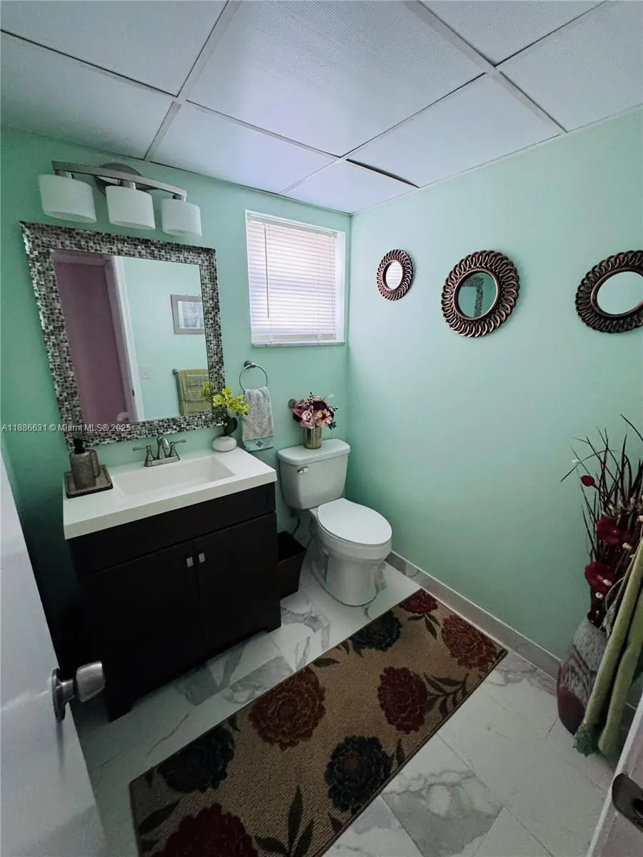 619 NE 14th Ave, #703