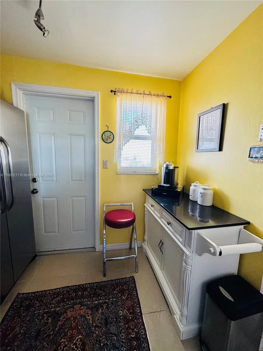 619 NE 14th Ave, #703