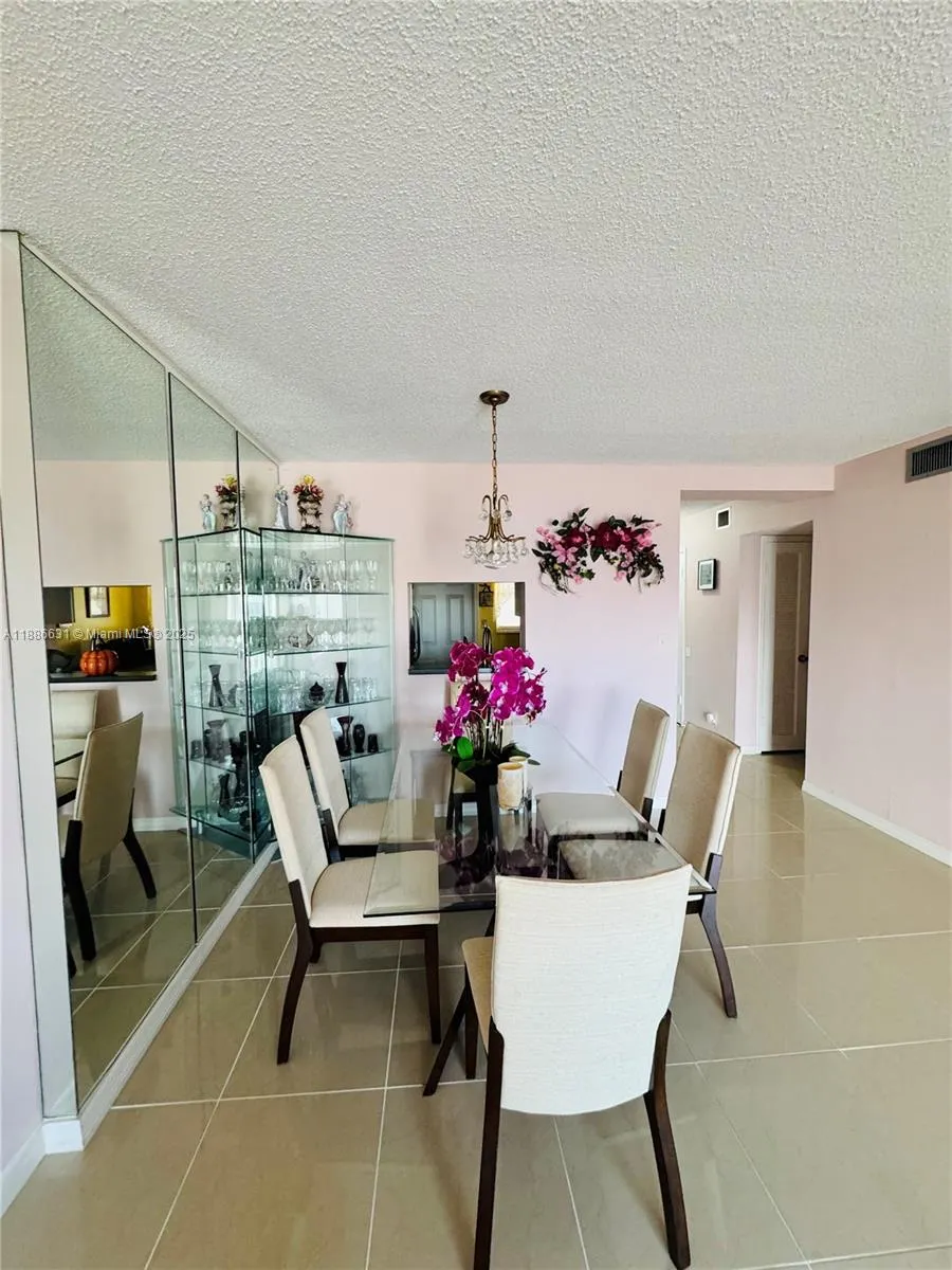 619 NE 14th Ave, #703