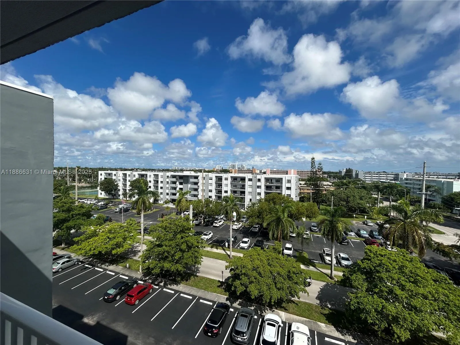619 NE 14th Ave, #703
