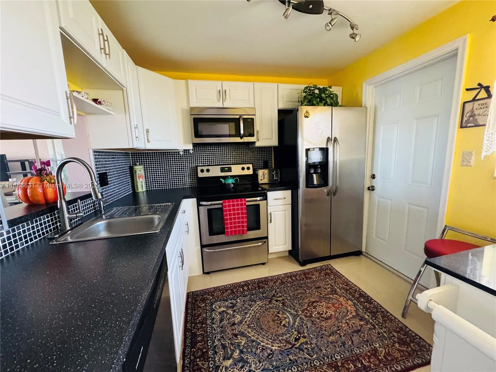 619 NE 14th Ave, #703