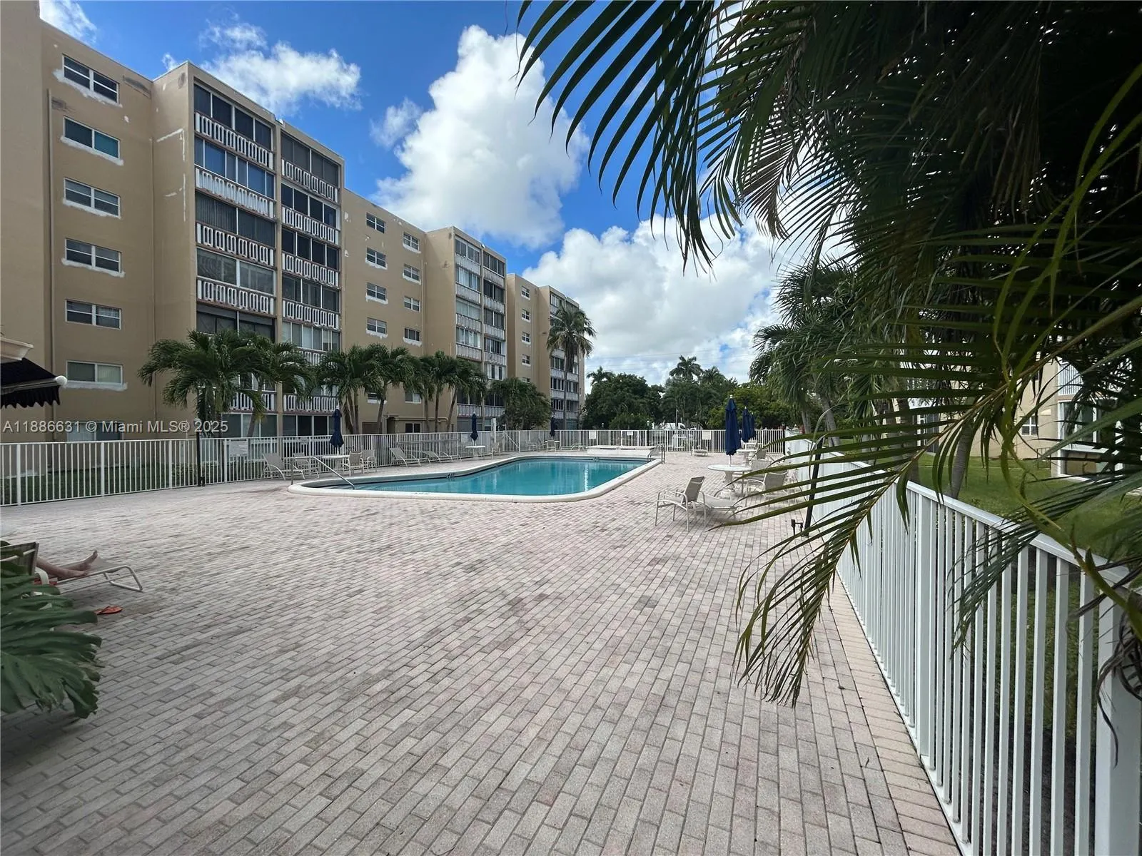 619 NE 14th Ave, #703