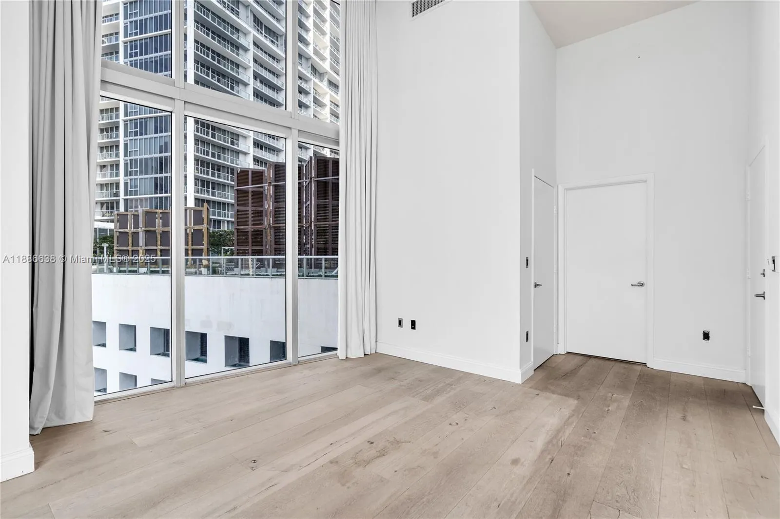 495 Brickell Ave, #1510