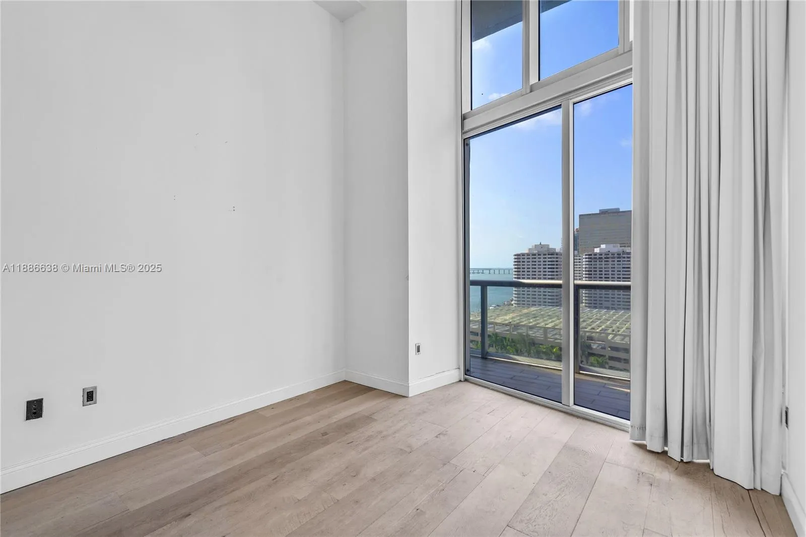 495 Brickell Ave, #1510