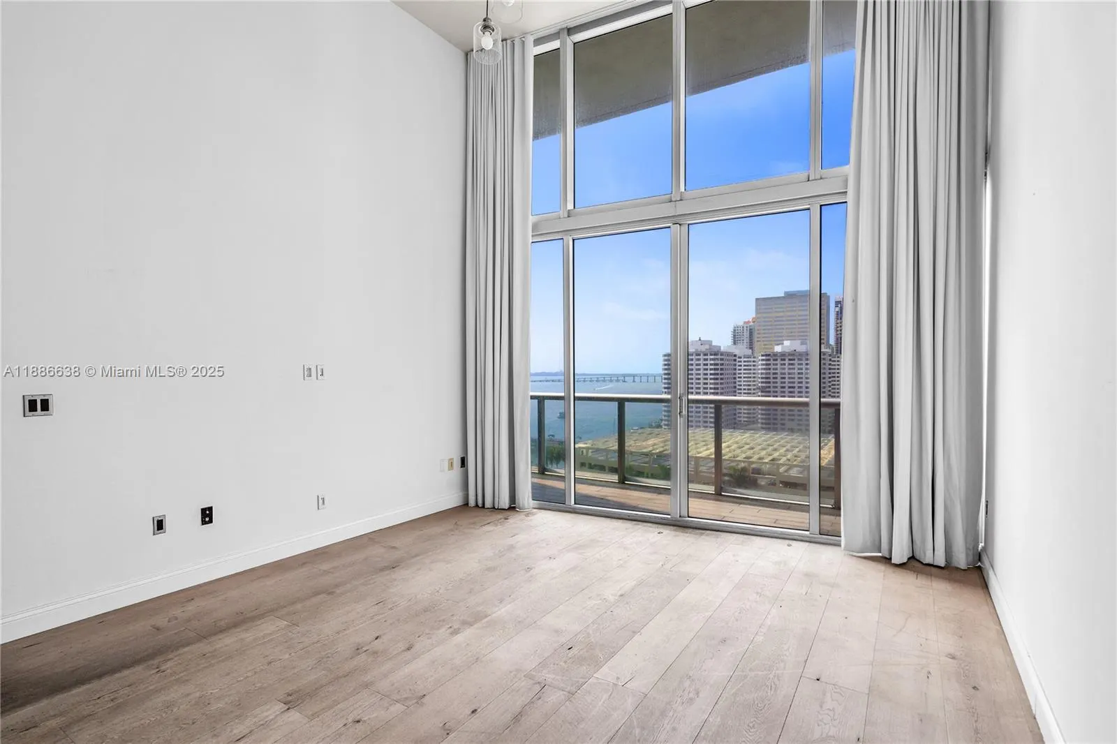 495 Brickell Ave, #1510