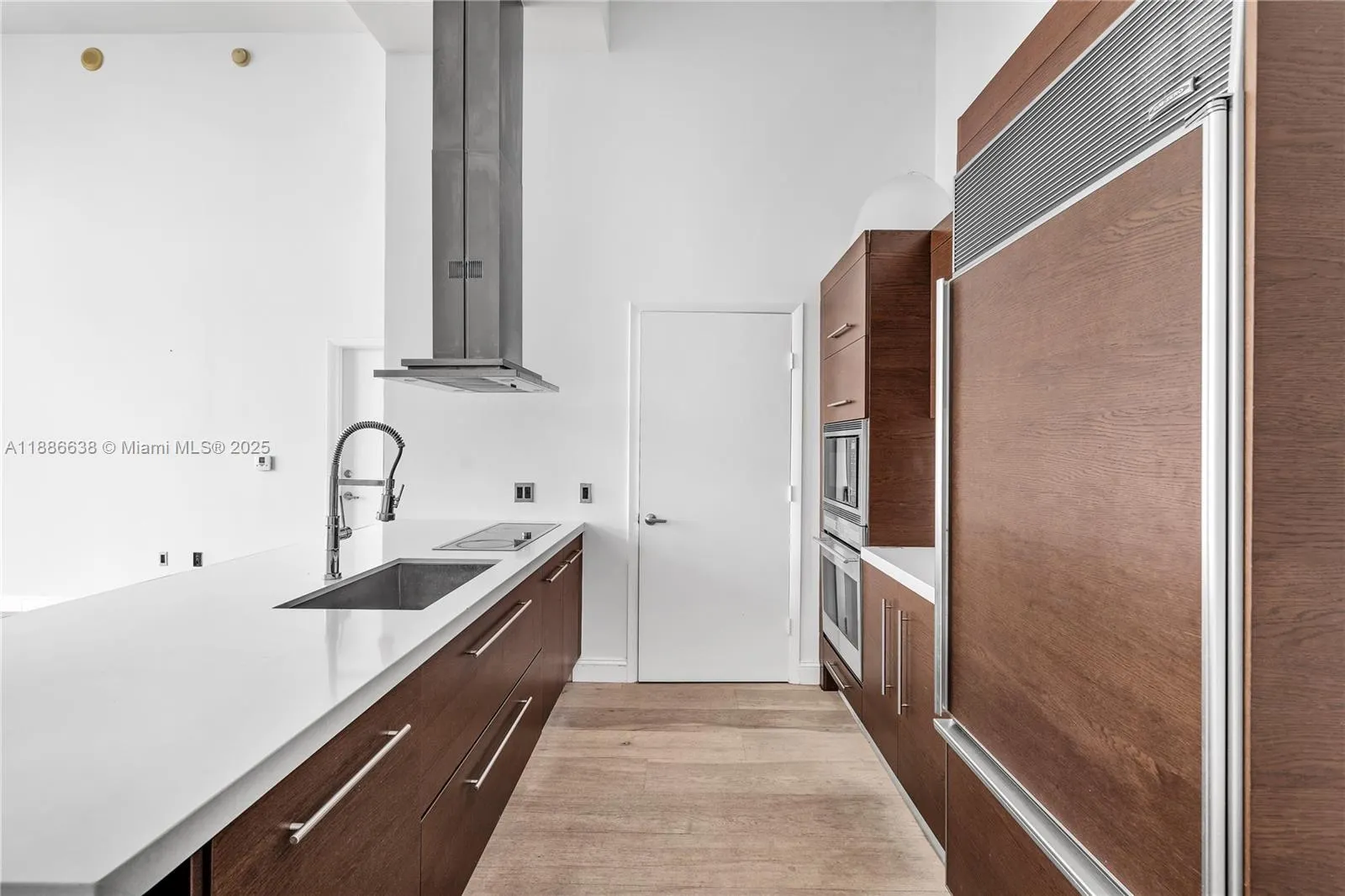 495 Brickell Ave, #1510