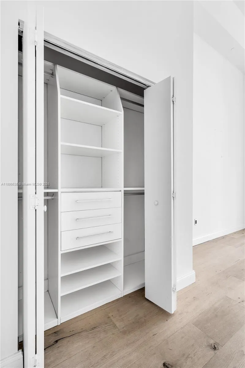 495 Brickell Ave, #1510