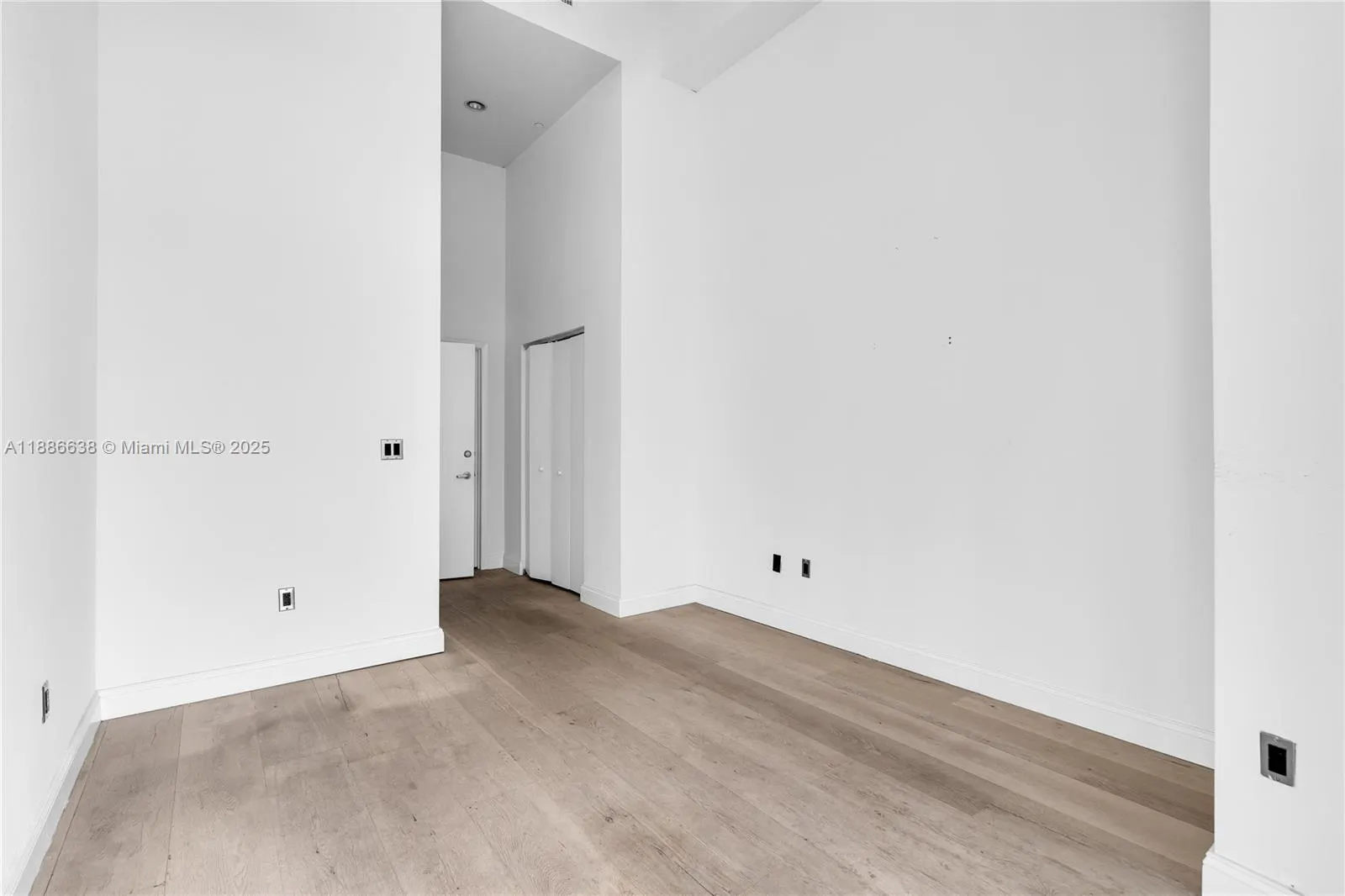 495 Brickell Ave, #1510