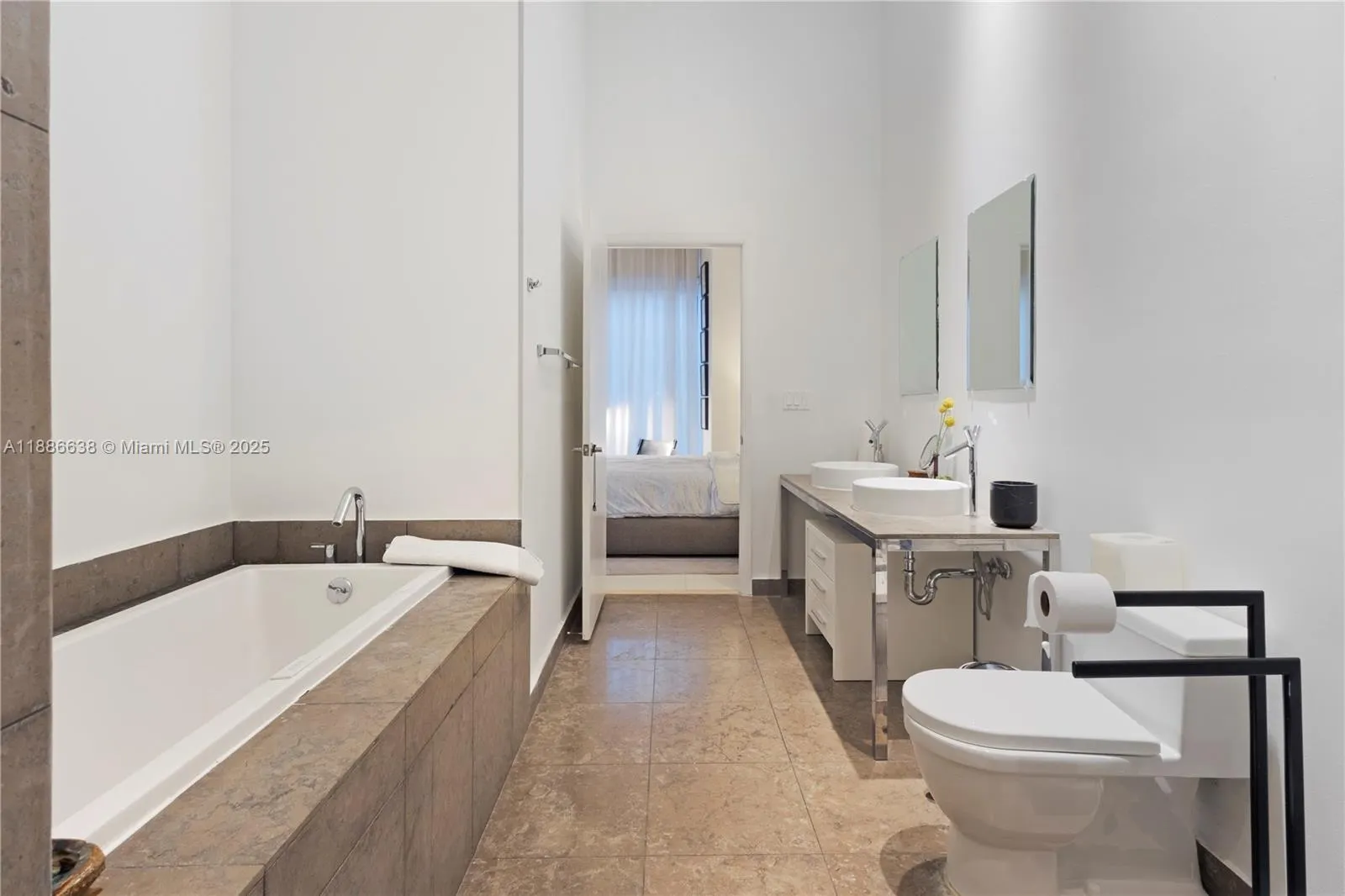 495 Brickell Ave, #1510