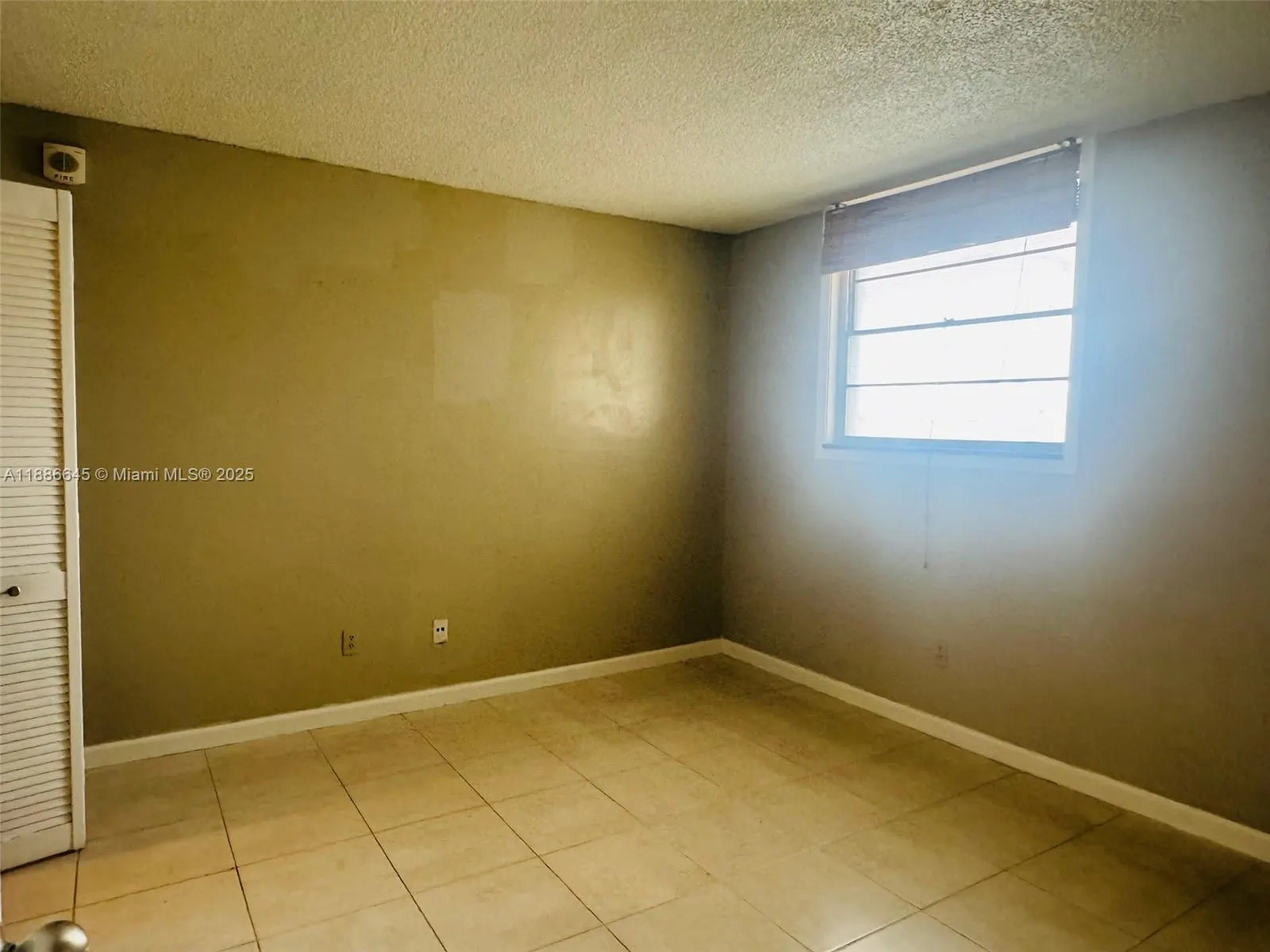 2000 NE 135th St, #403