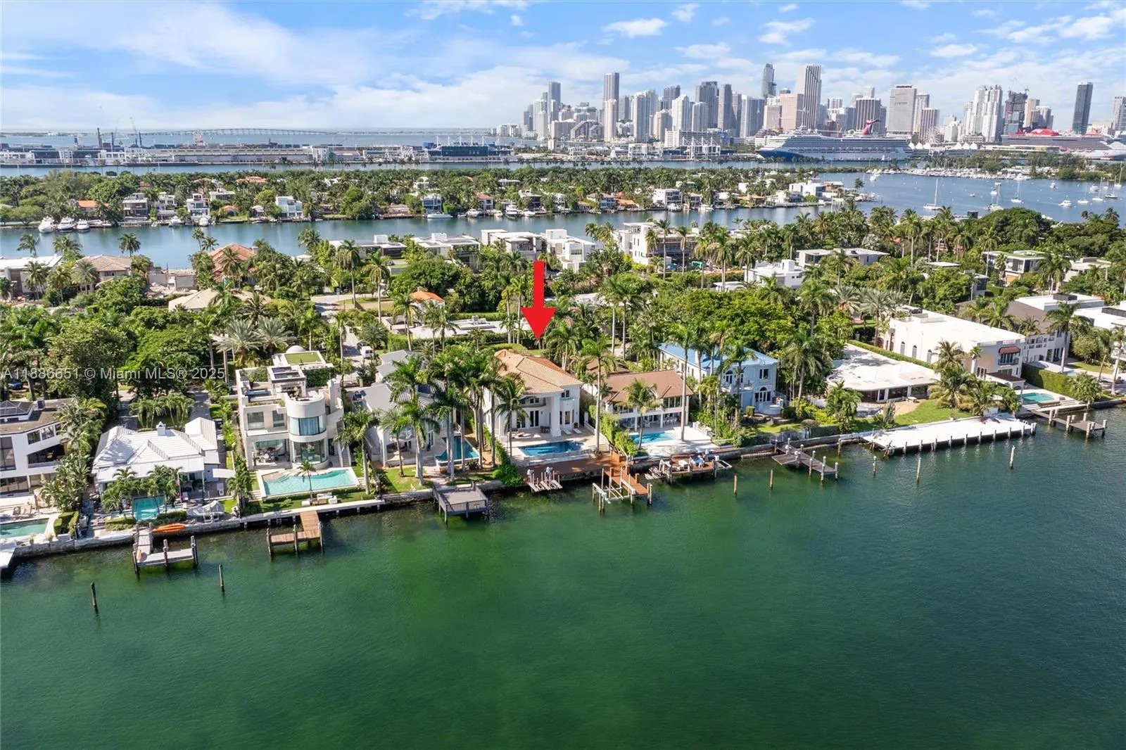 305 N Hibiscus Dr