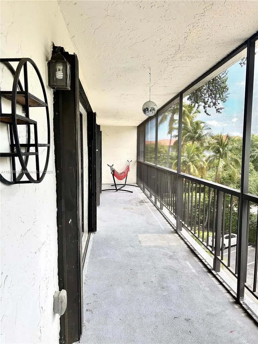 77 Crandon Blvd, #4E