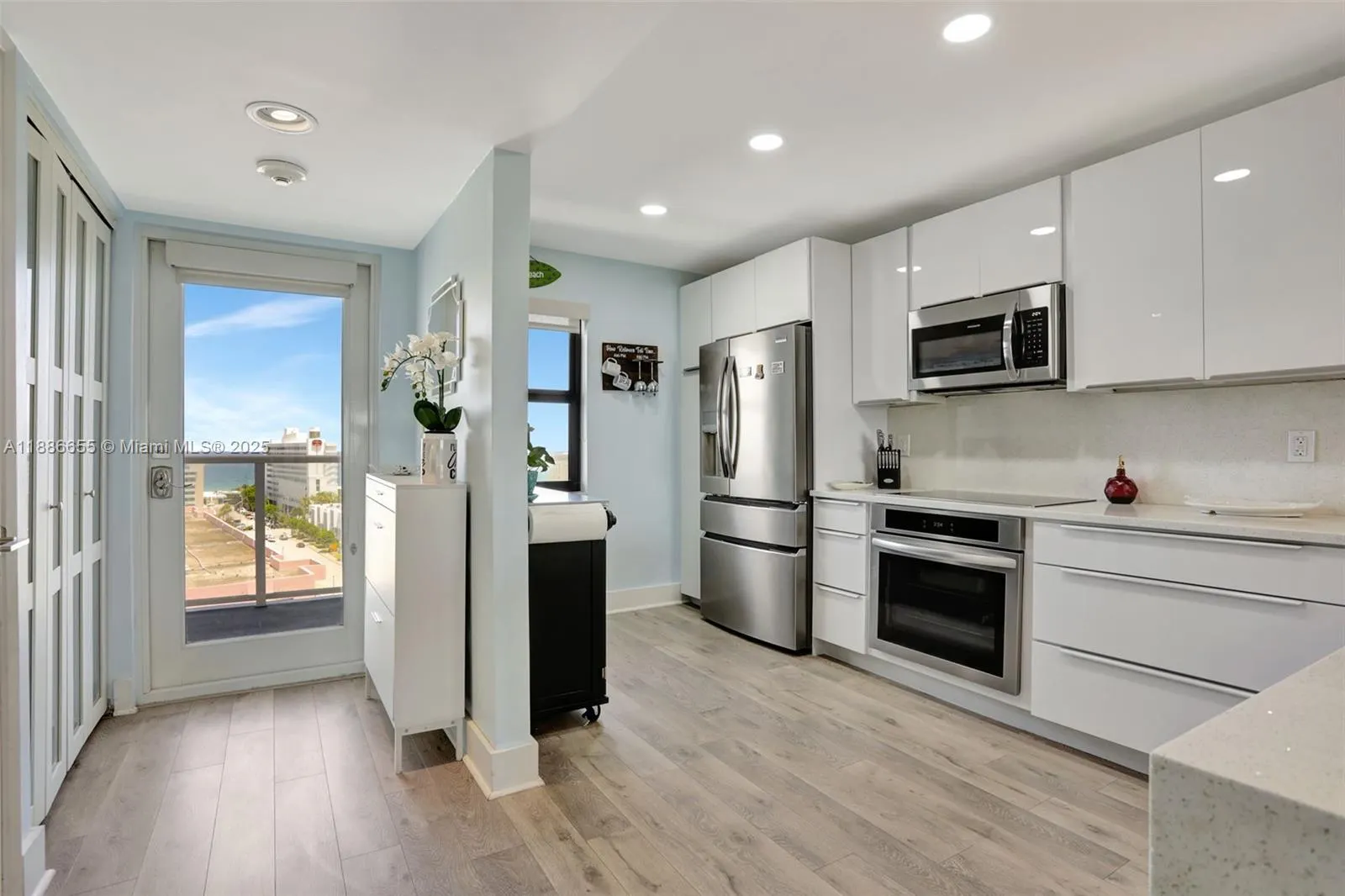 1401 N Riverside Dr, #1403