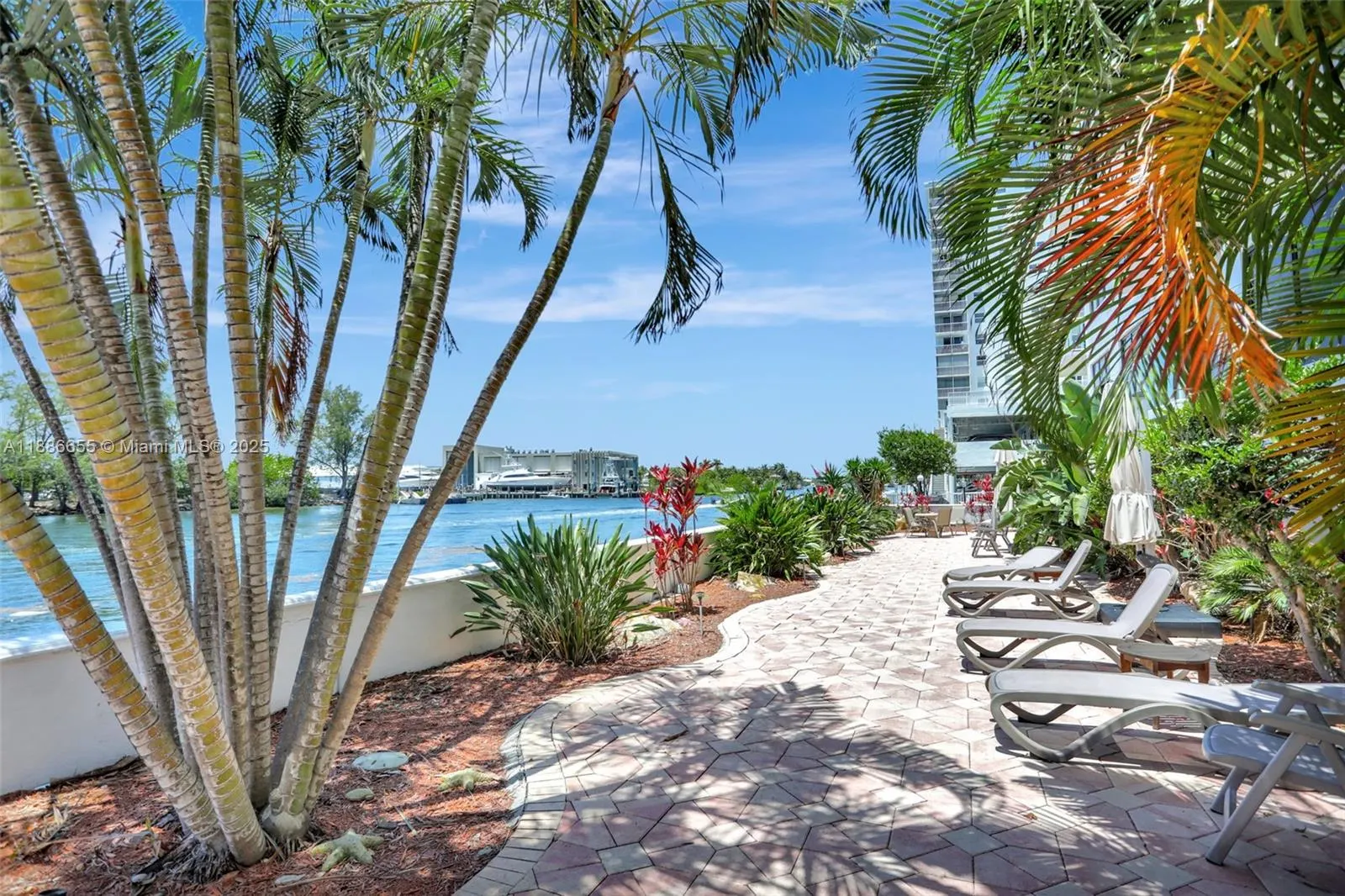 1401 N Riverside Dr, #1403