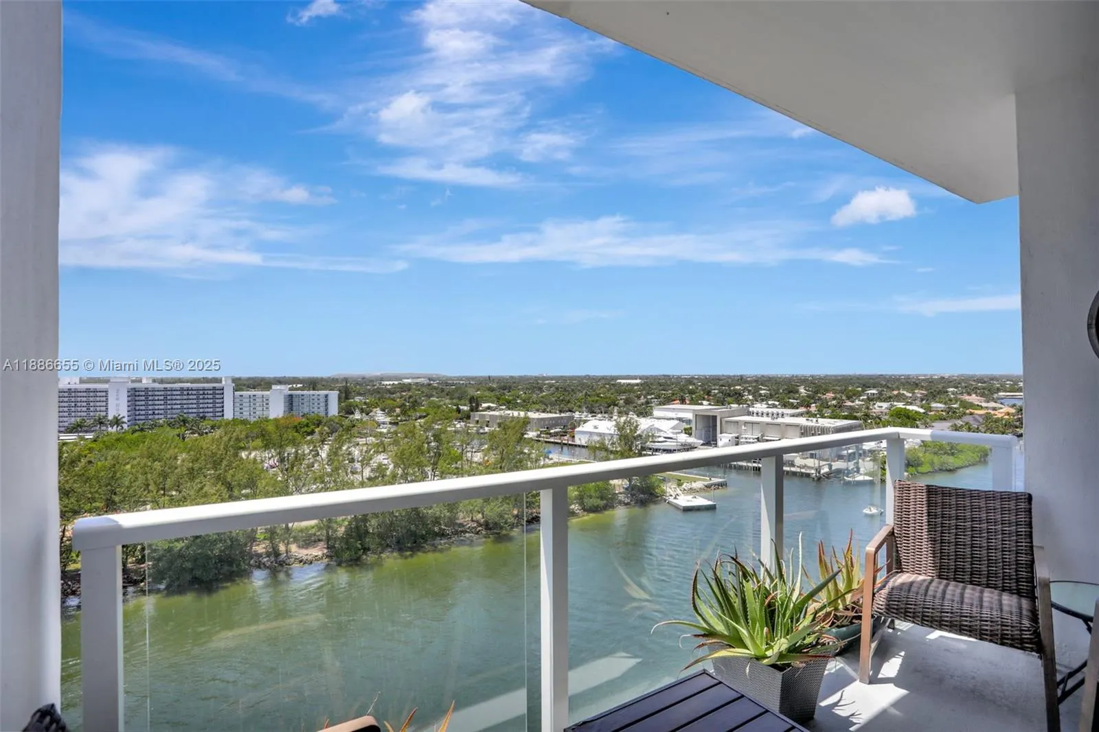 1401 N Riverside Dr, #1403