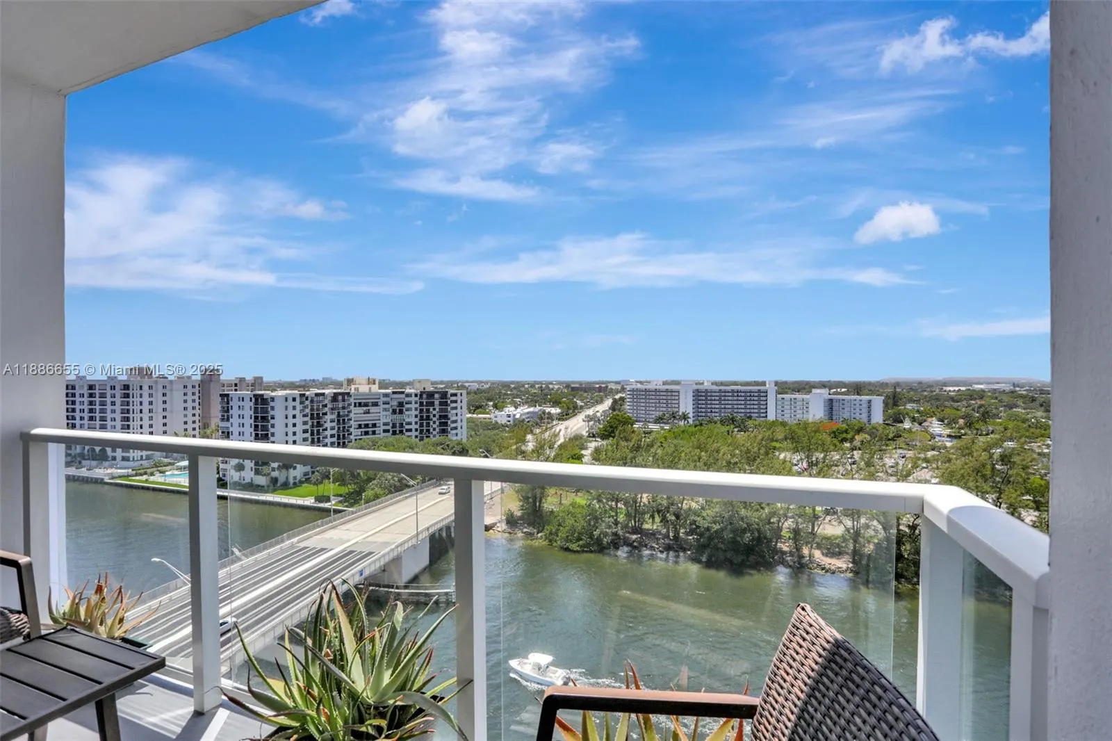 1401 N Riverside Dr, #1403