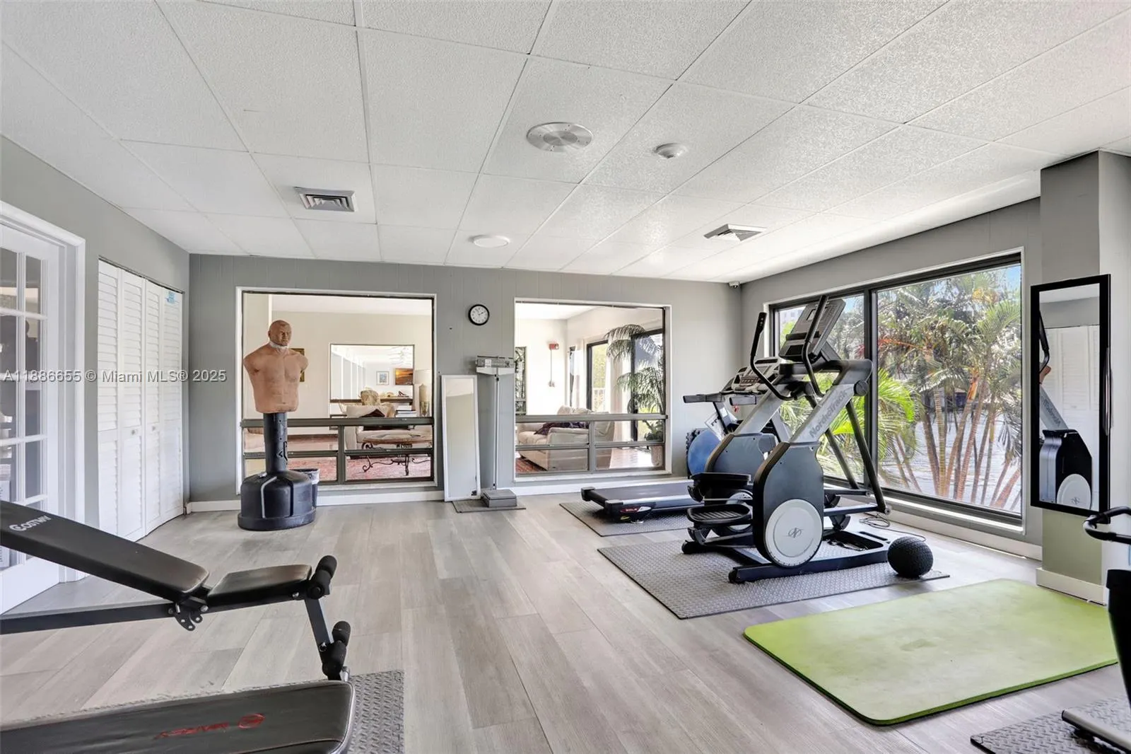 1401 N Riverside Dr, #1403