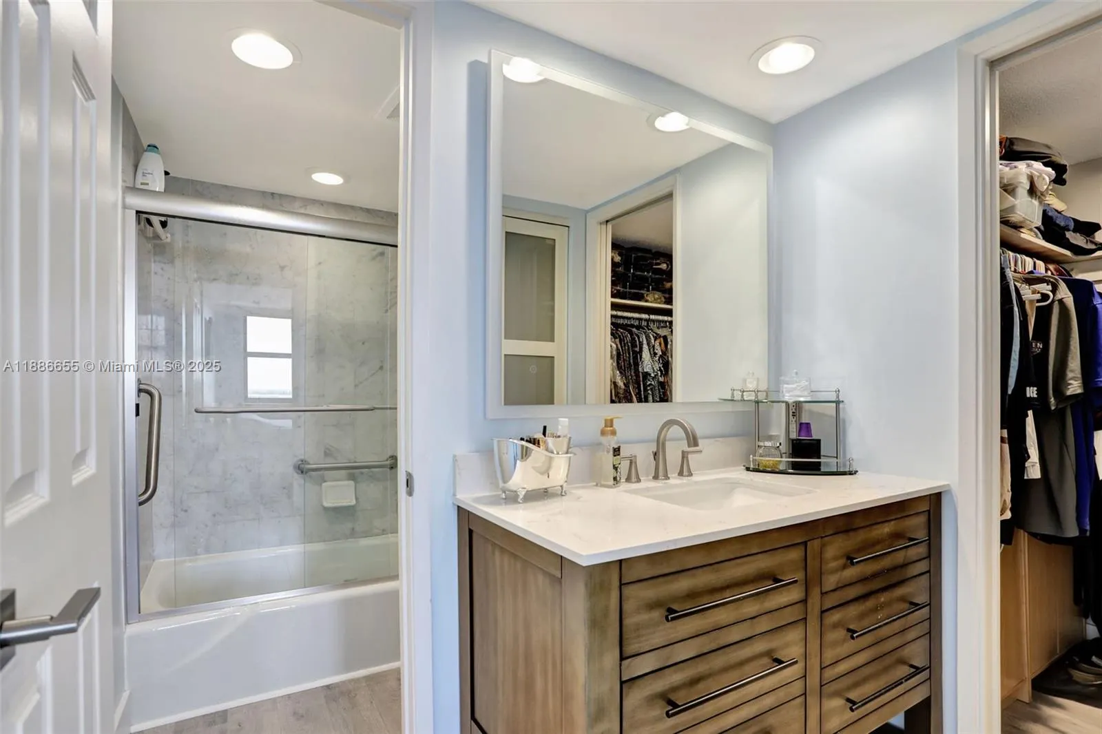 1401 N Riverside Dr, #1403