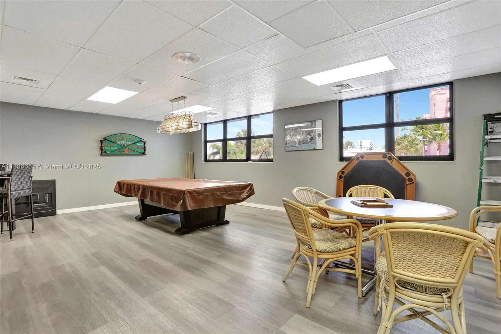 1401 N Riverside Dr, #1403