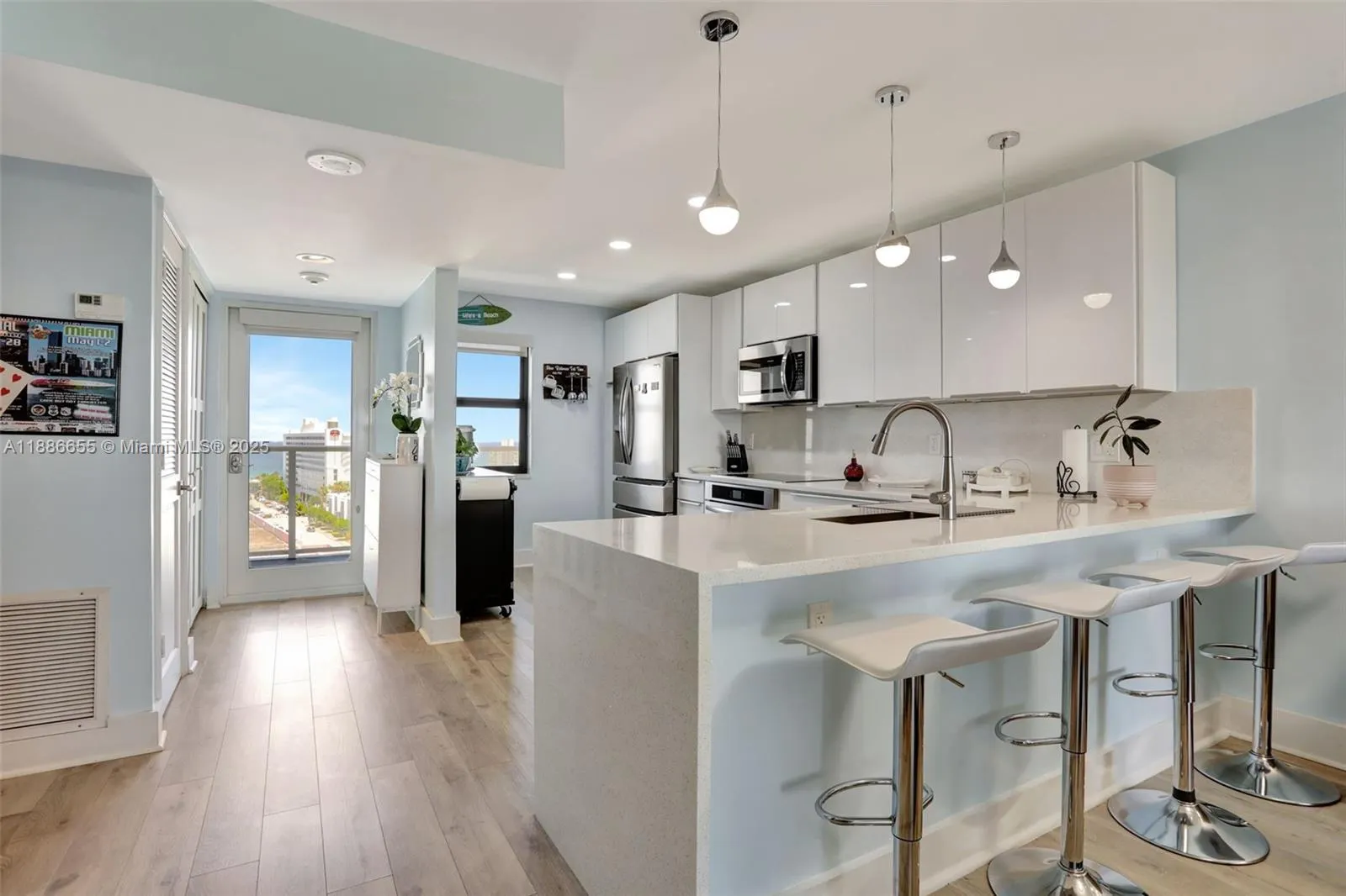 1401 N Riverside Dr, #1403