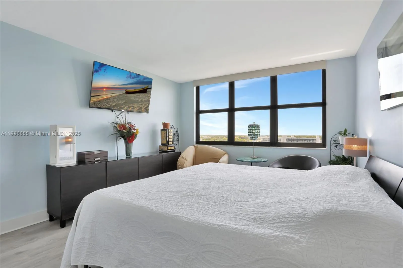 1401 N Riverside Dr, #1403
