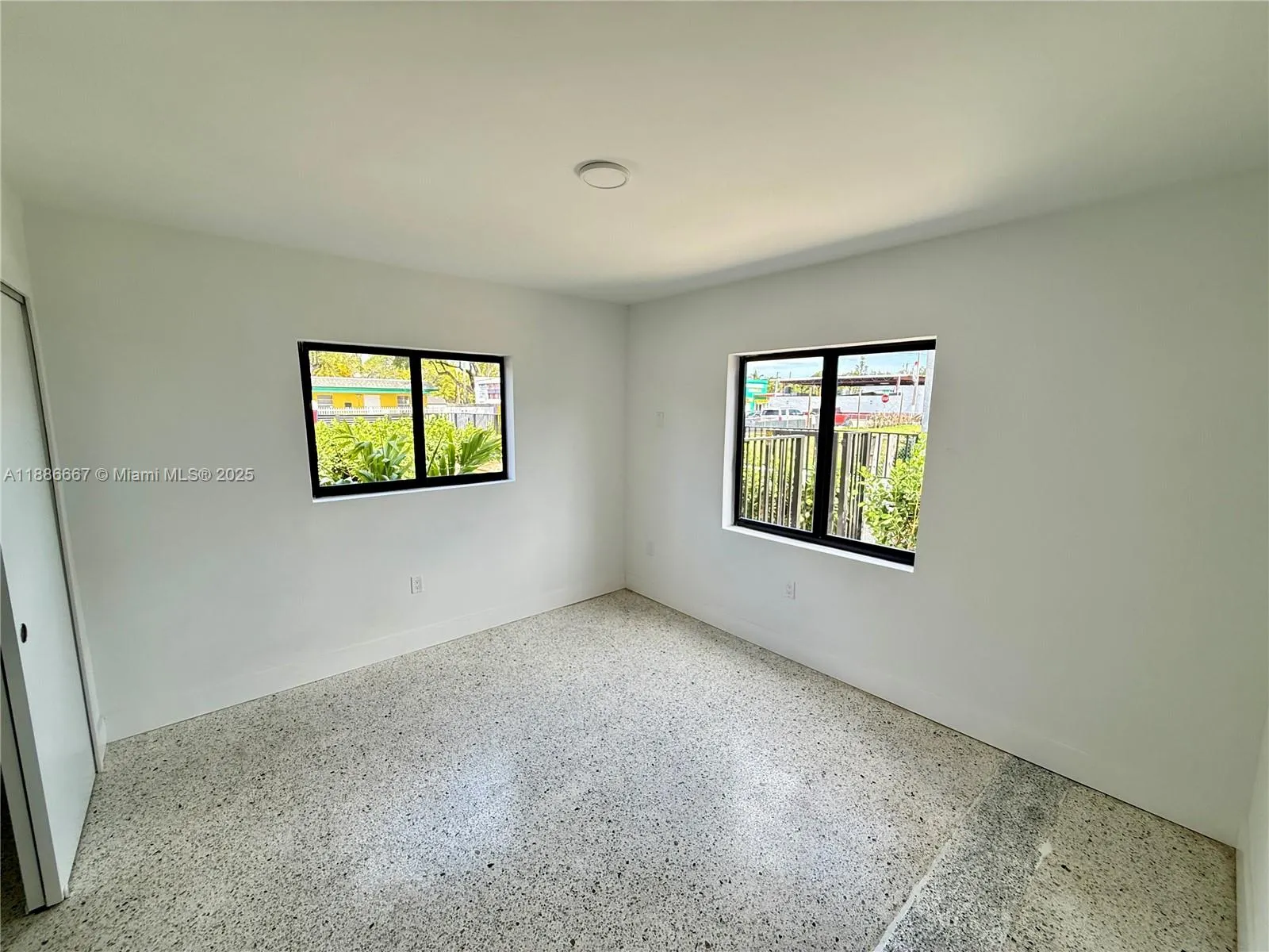 180 NE 57th St, #9