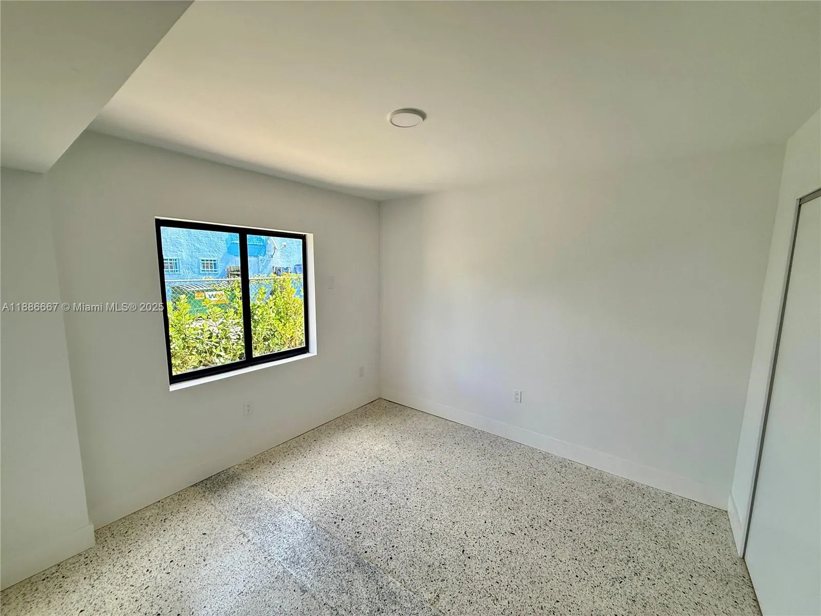 180 NE 57th St, #9