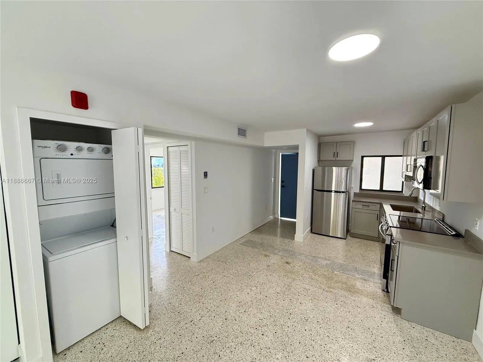 180 NE 57th St, #9