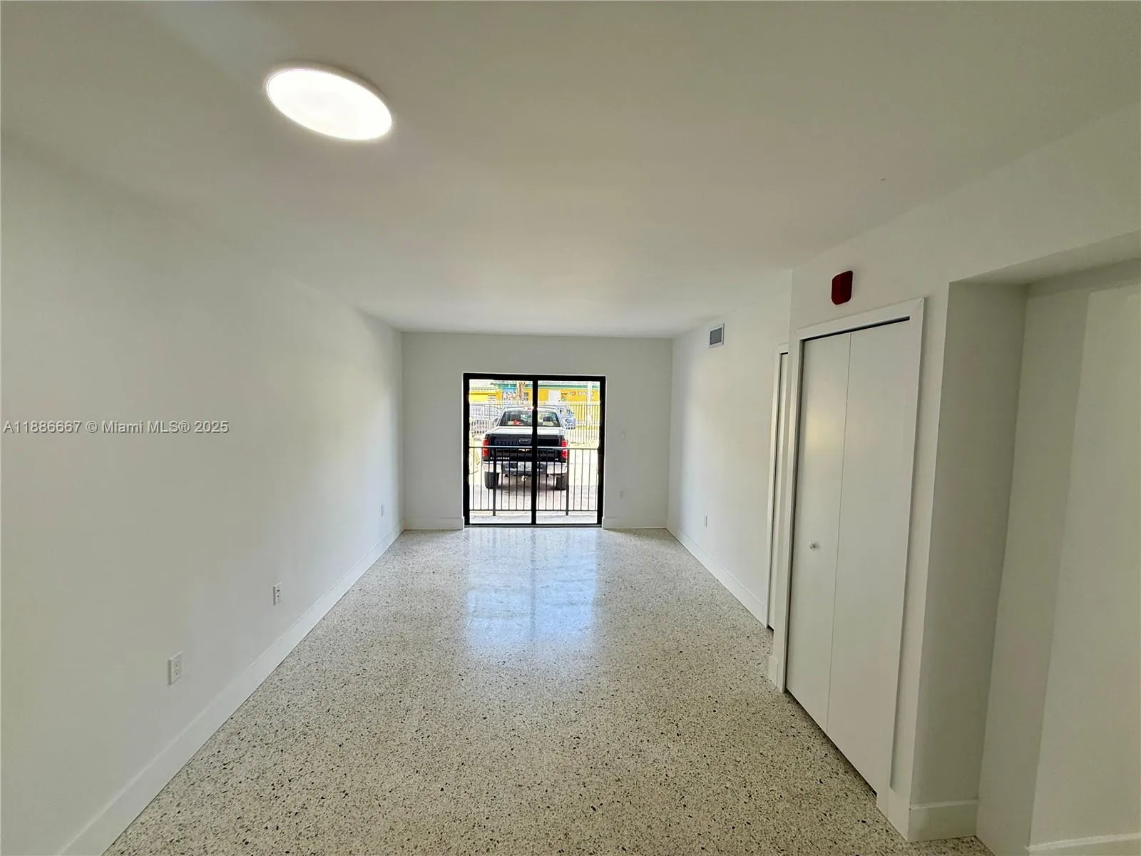 180 NE 57th St, #9