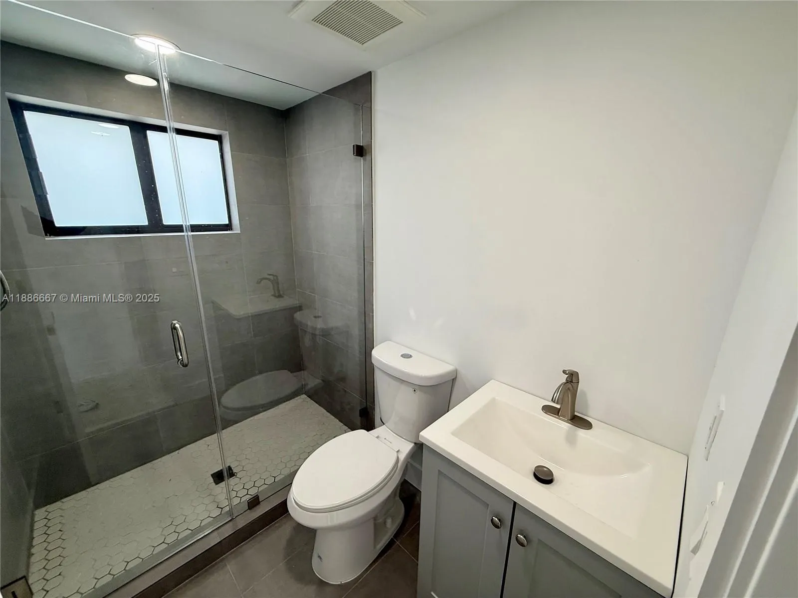 180 NE 57th St, #9