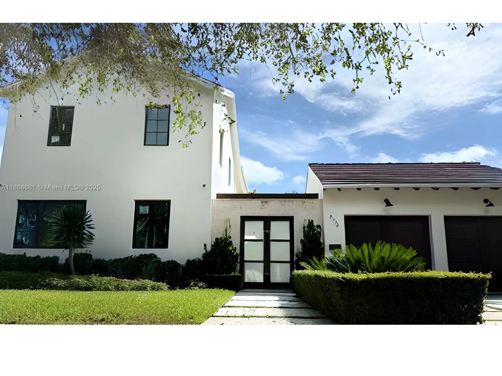 638 Escobar Ave