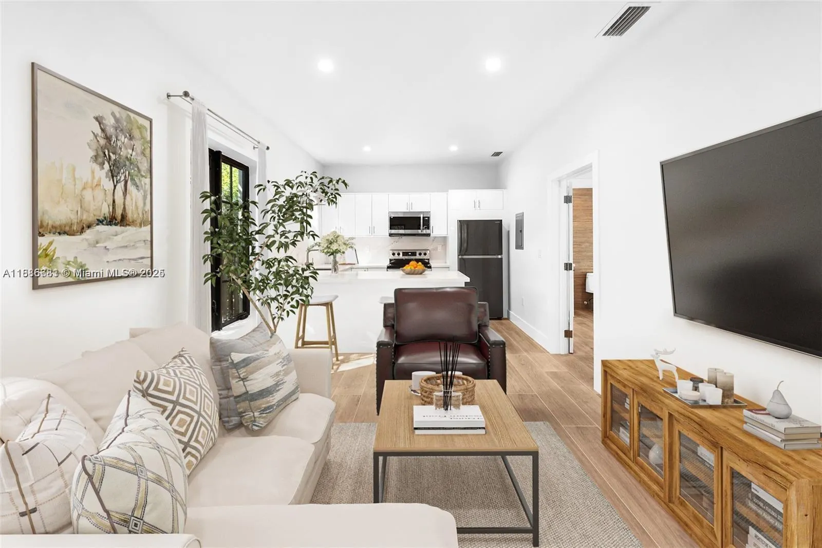 638 Escobar Ave