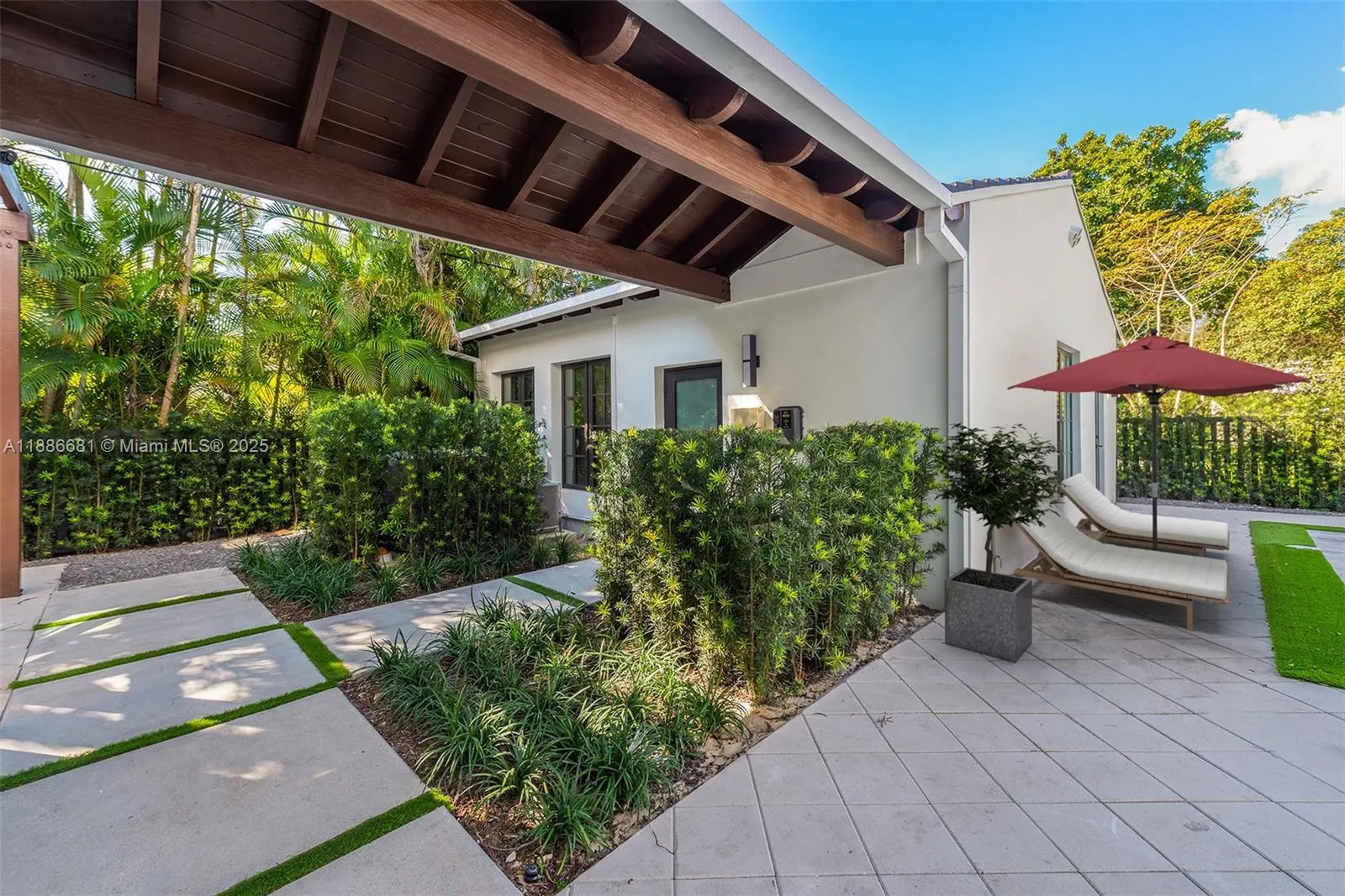 638 Escobar Ave