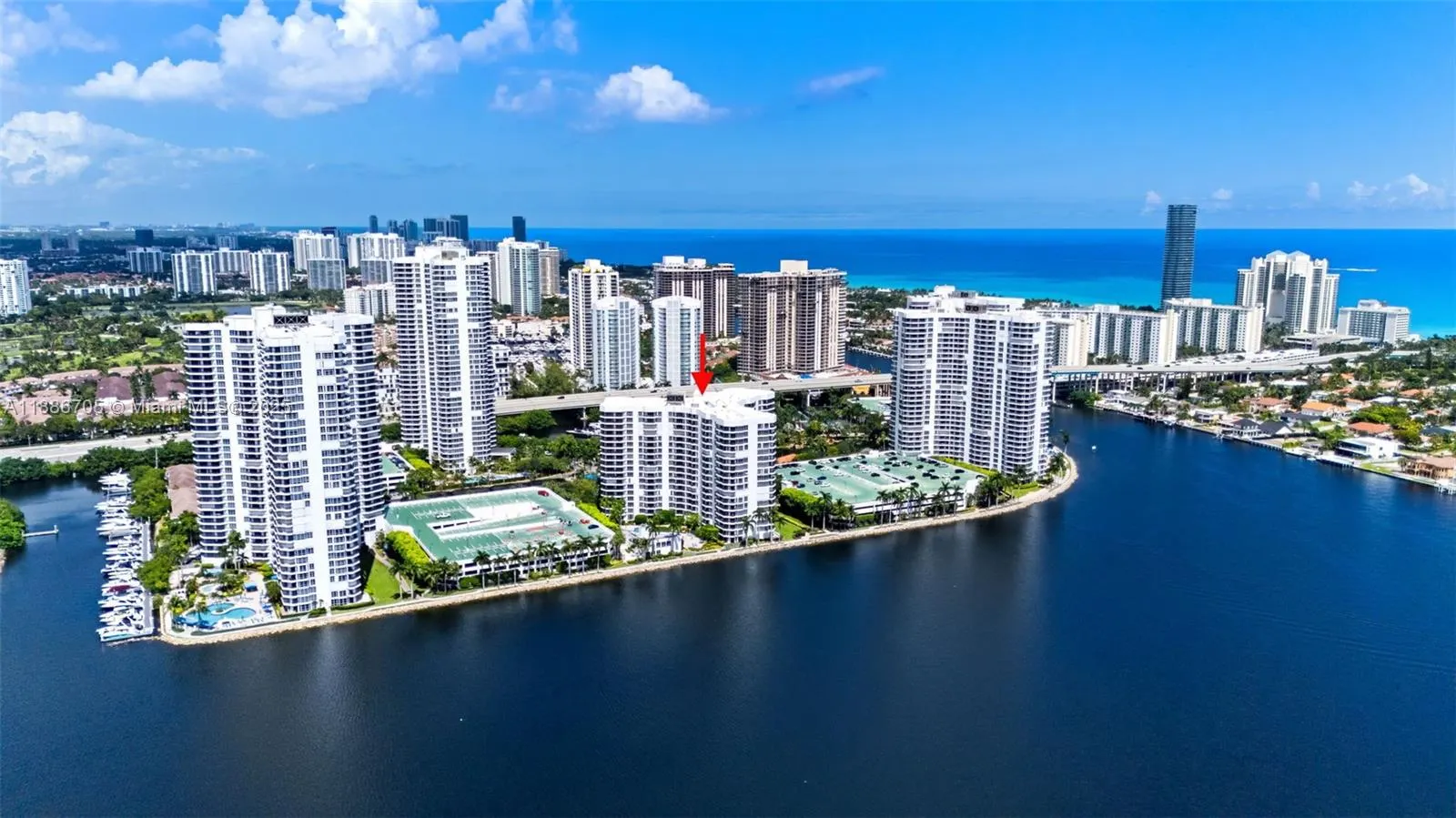 3600 Mystic Pointe Dr, #614