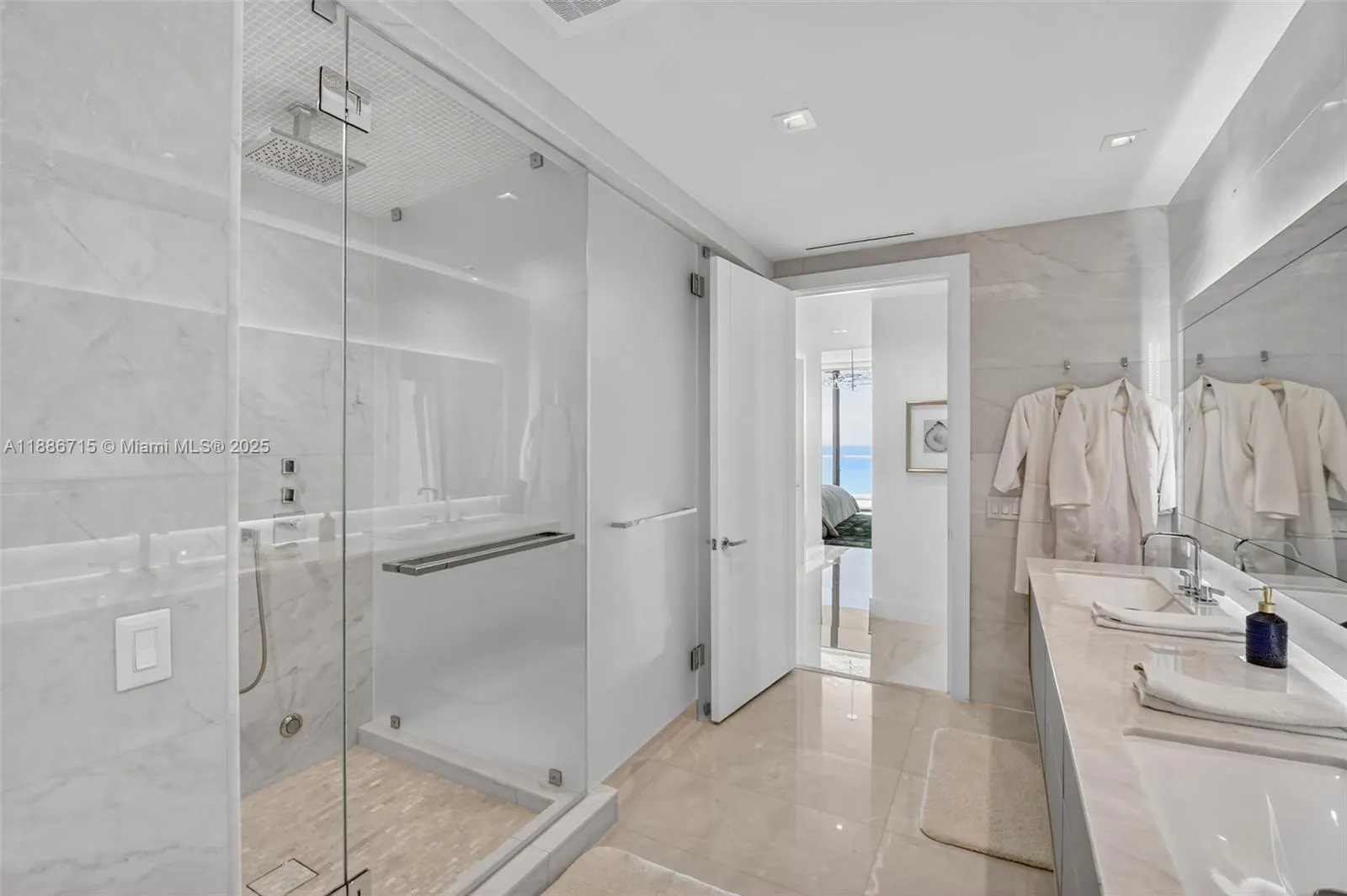 18501 Collins Ave, #2504