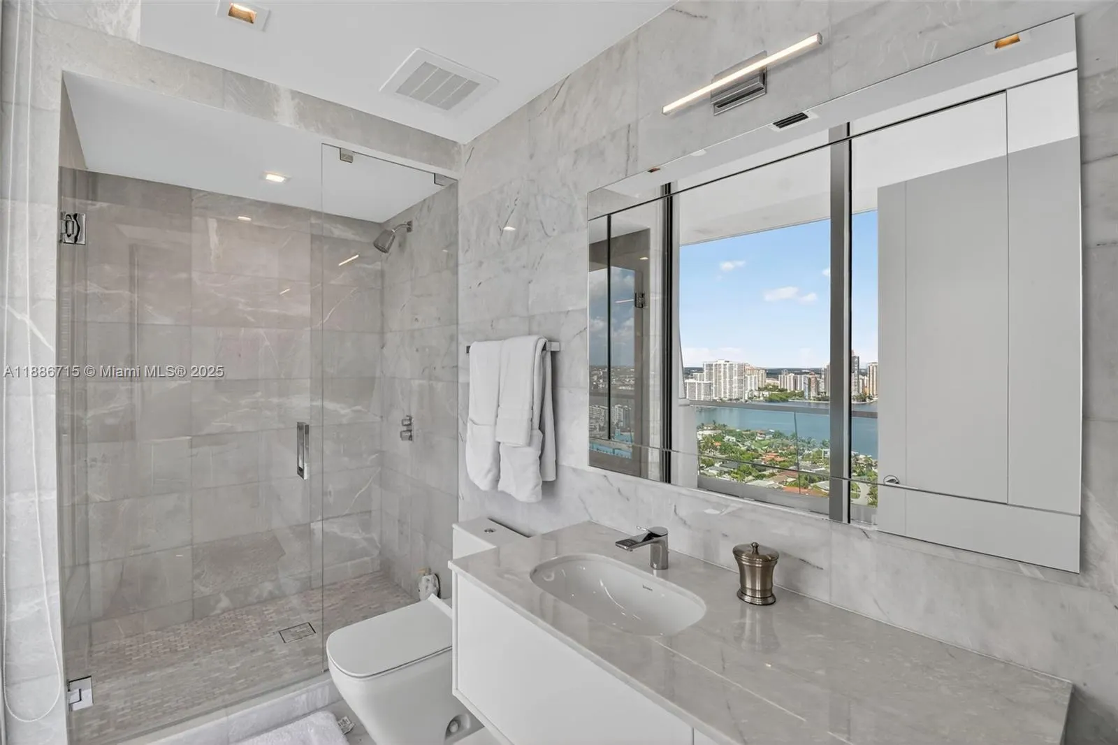 18501 Collins Ave, #2504