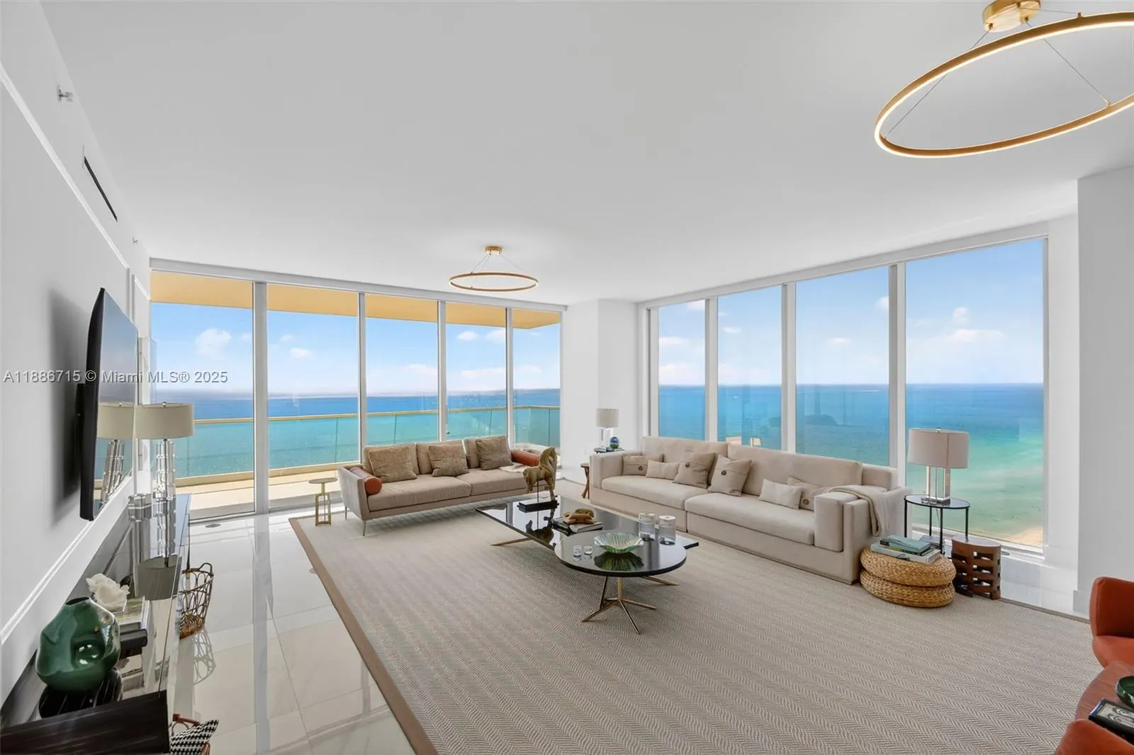 18501 Collins Ave, #2504