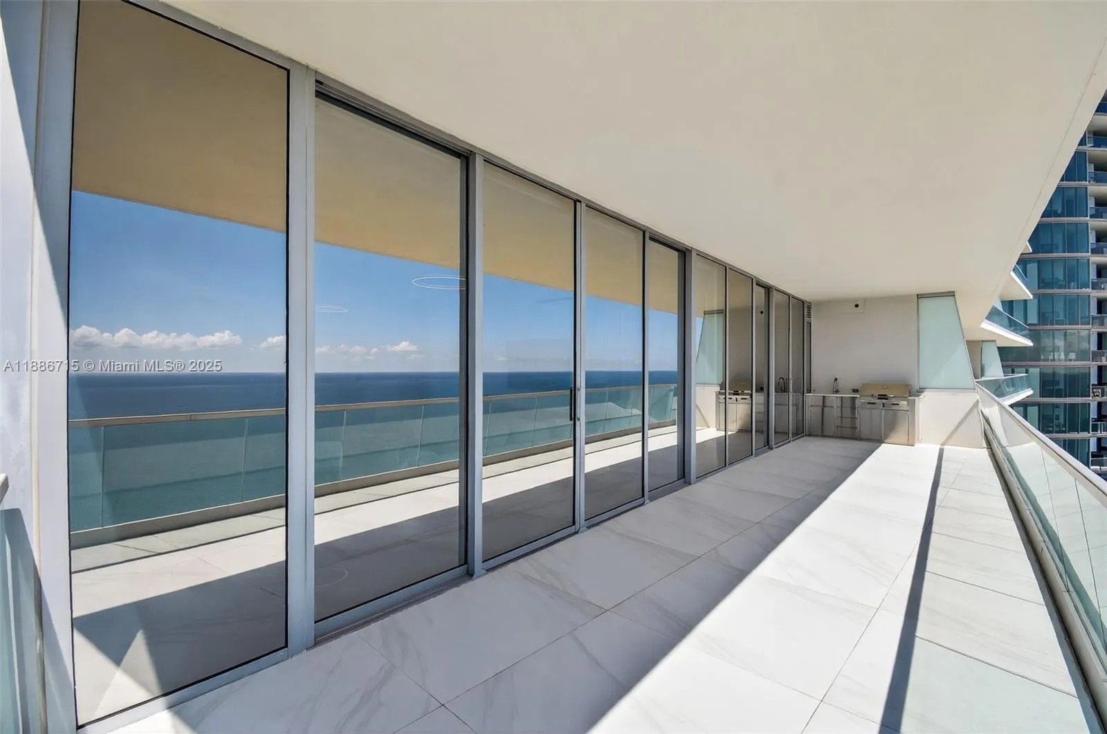 18501 Collins Ave, #2504