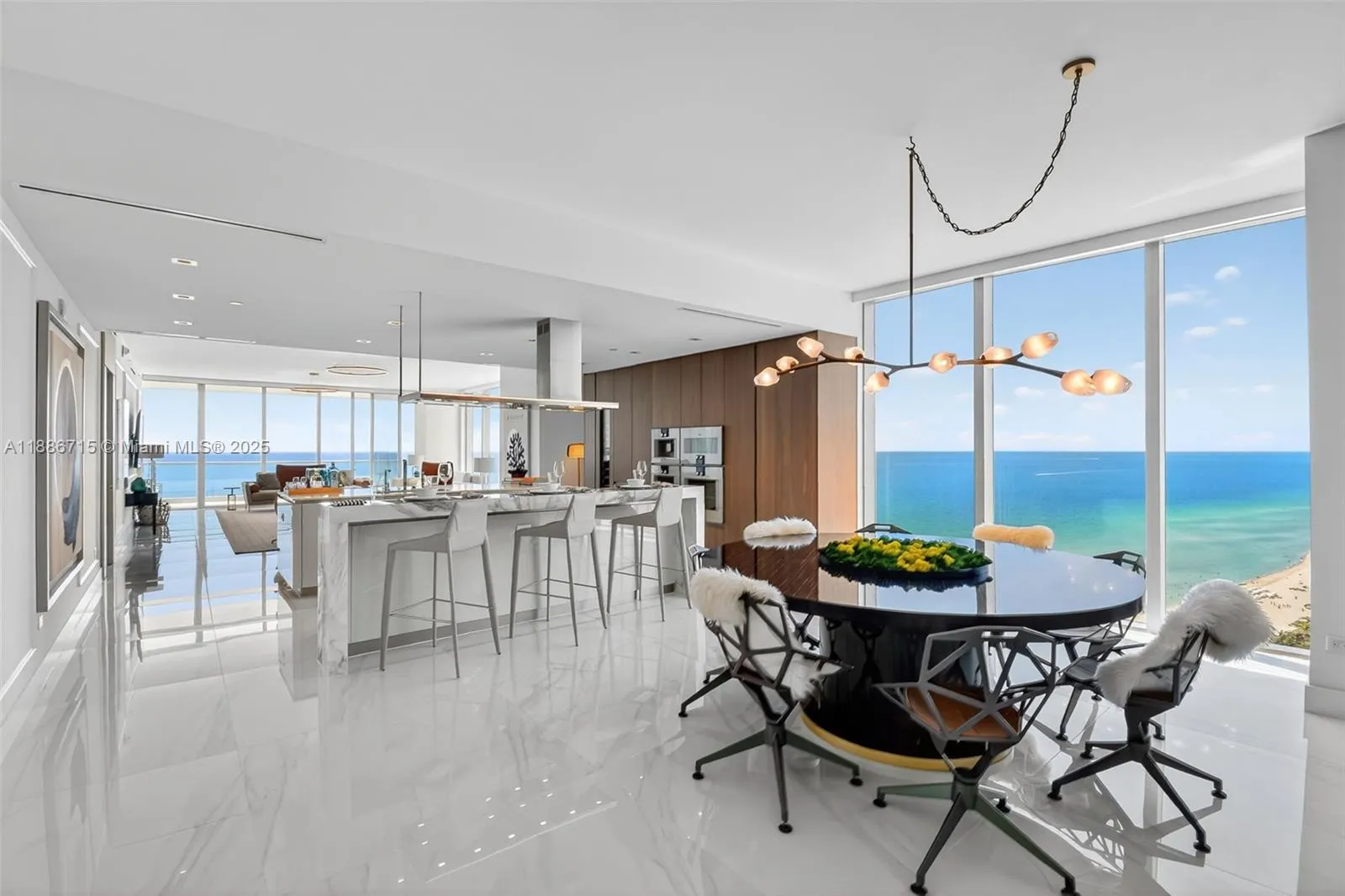 18501 Collins Ave, #2504