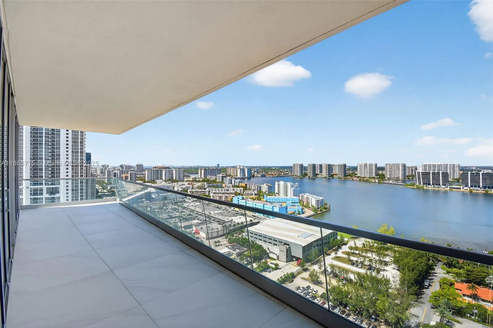 18501 Collins Ave, #2504