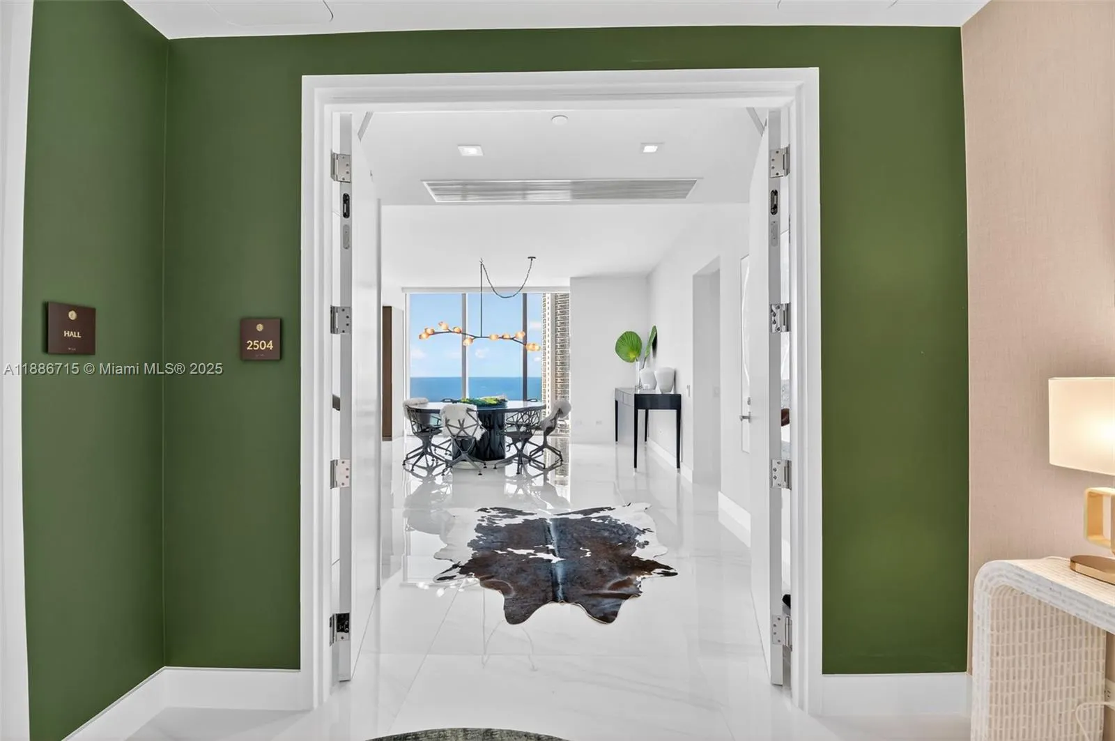 18501 Collins Ave, #2504