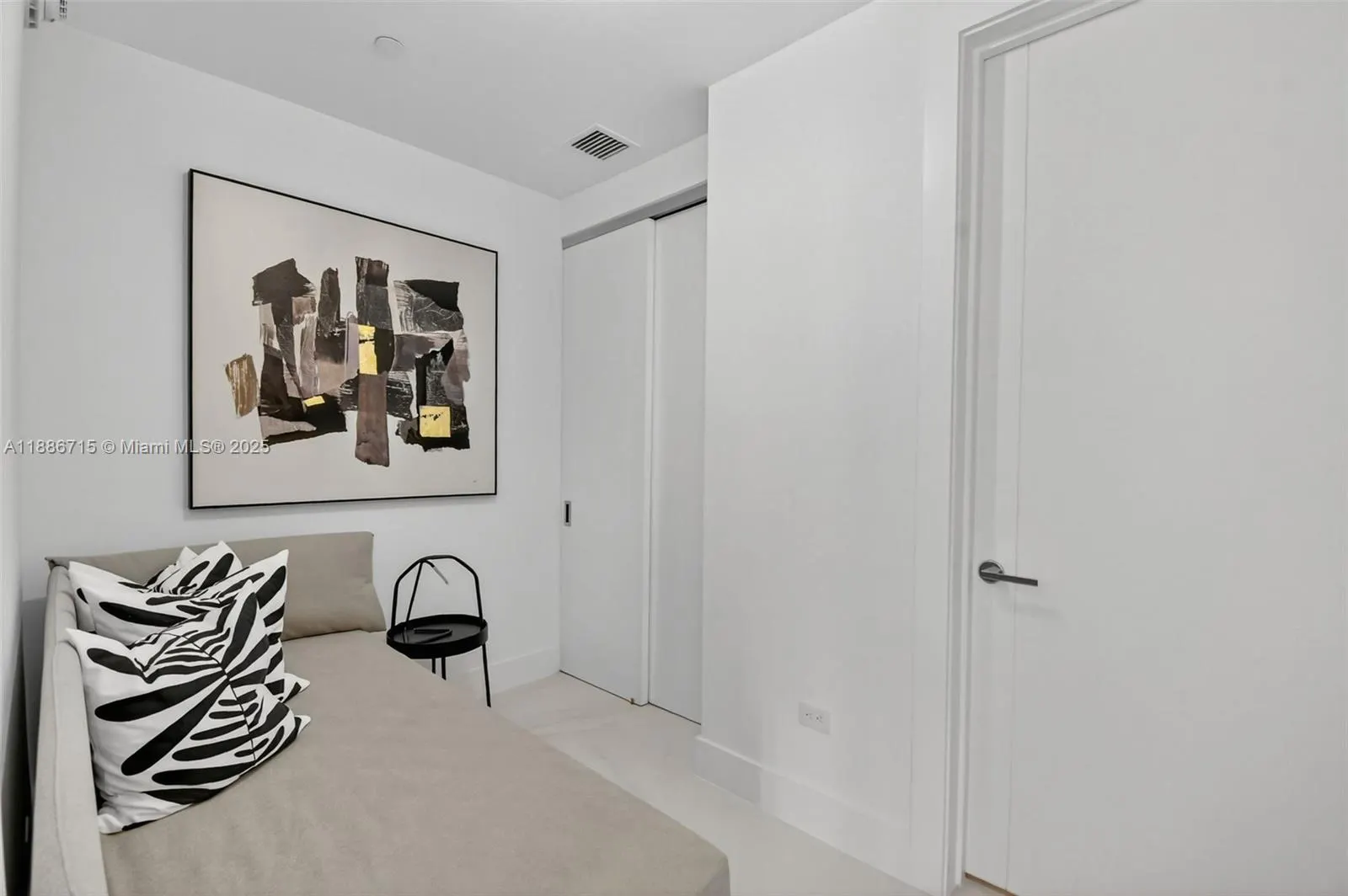 18501 Collins Ave, #2504
