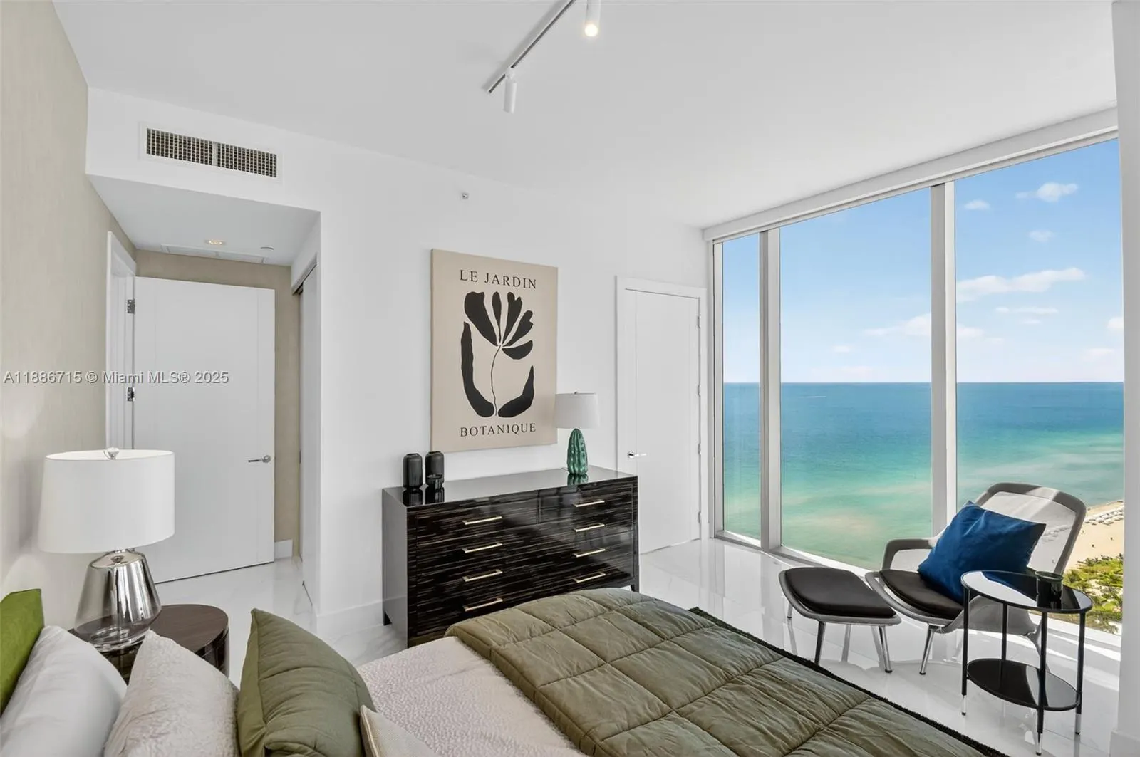 18501 Collins Ave, #2504