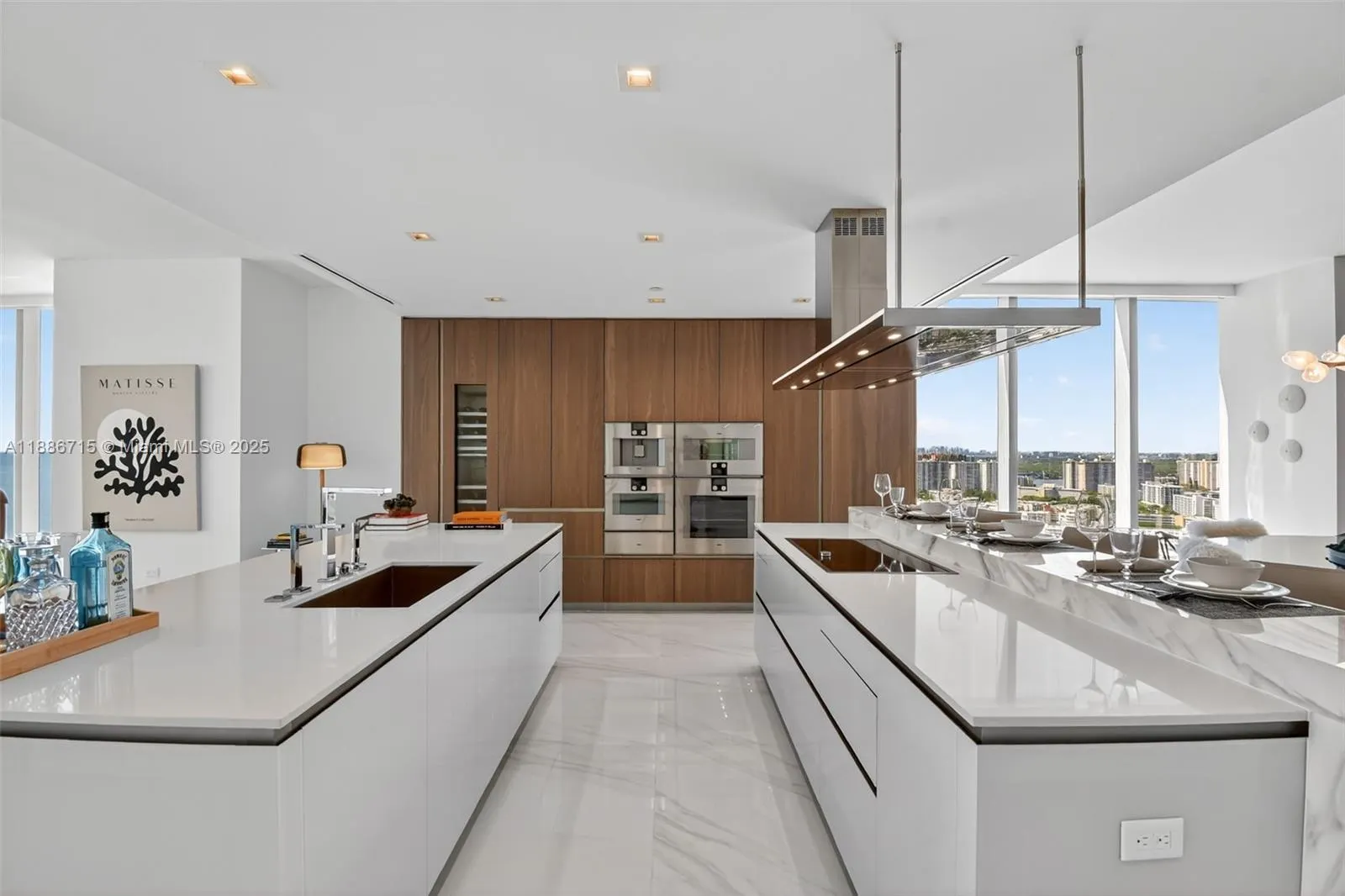 18501 Collins Ave, #2504